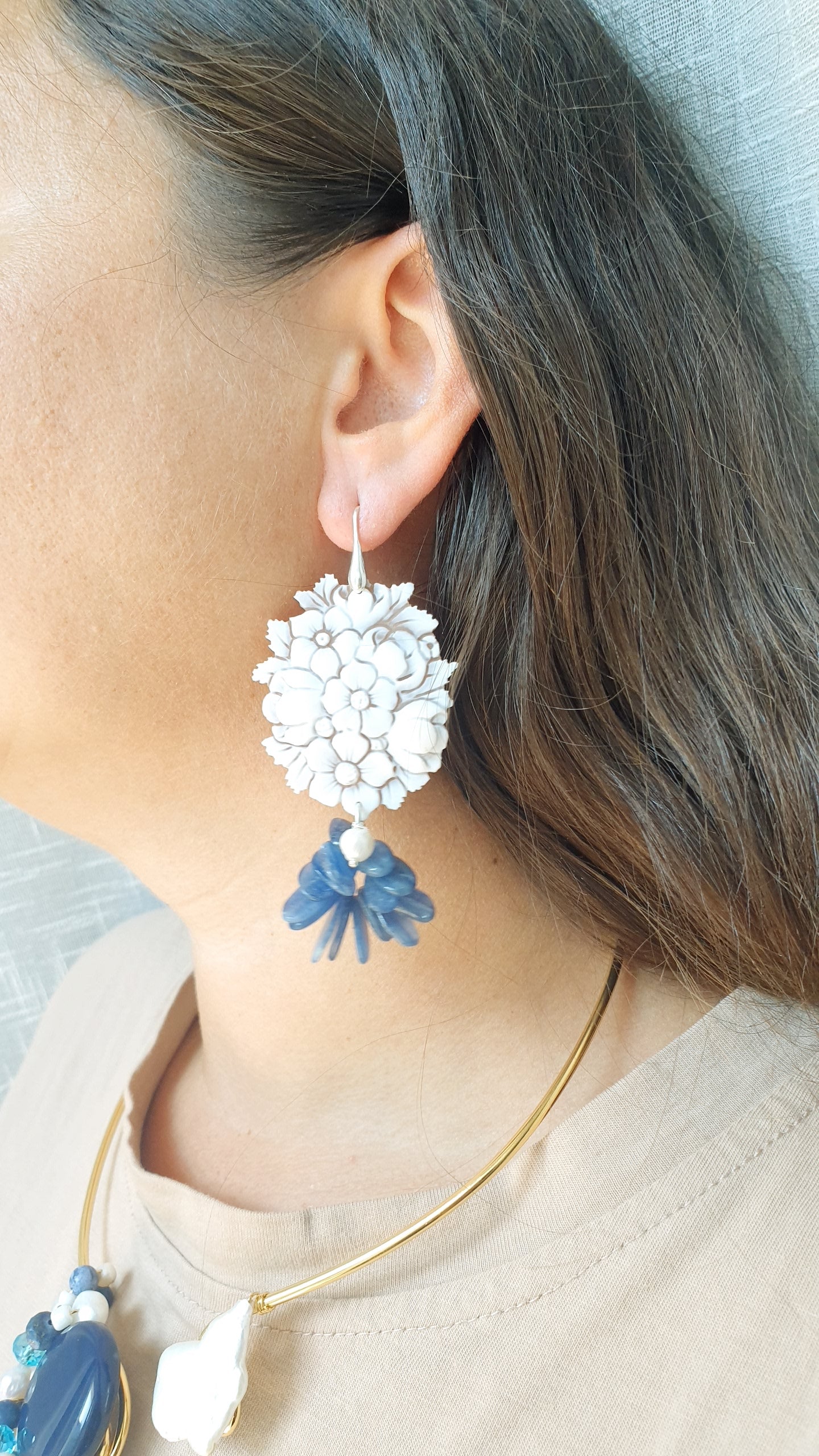 Splendidi orecchini in argento con cammeo, perla, cianite