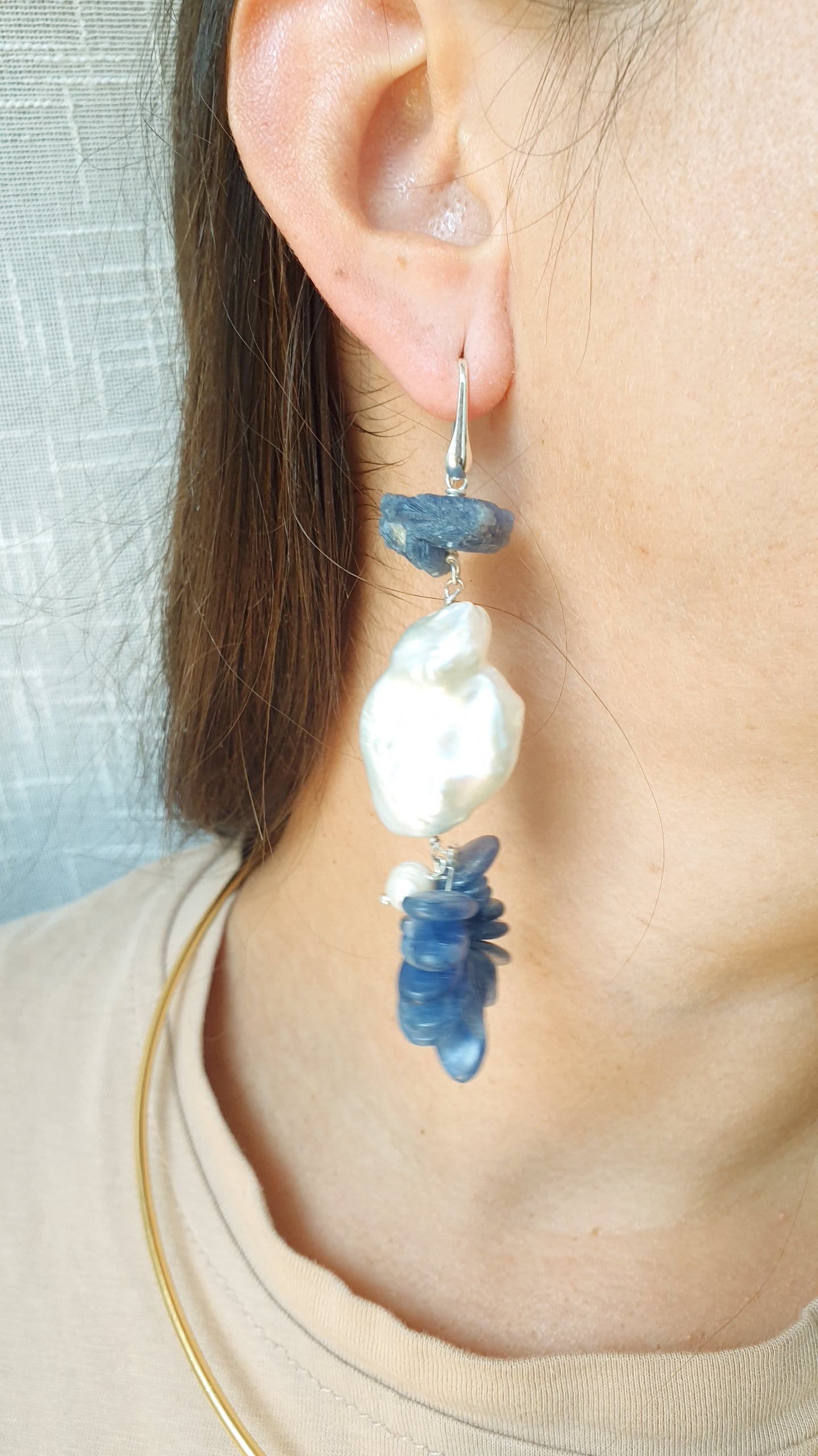 Splendidi orecchini in argento con cammeo, perla, cianite