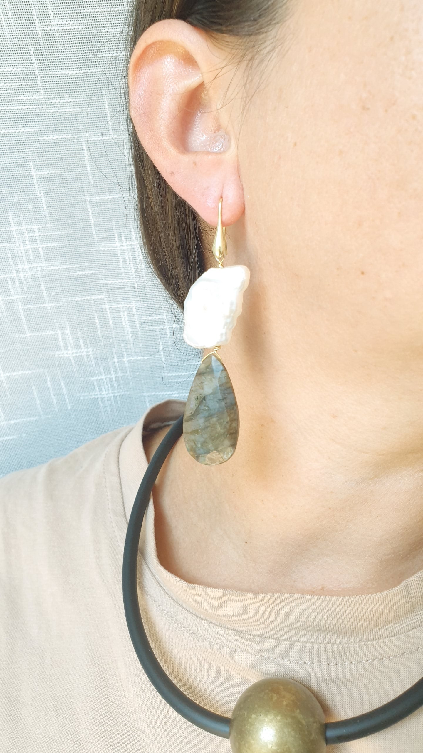 Orecchini in argento con cammeo e labradorite