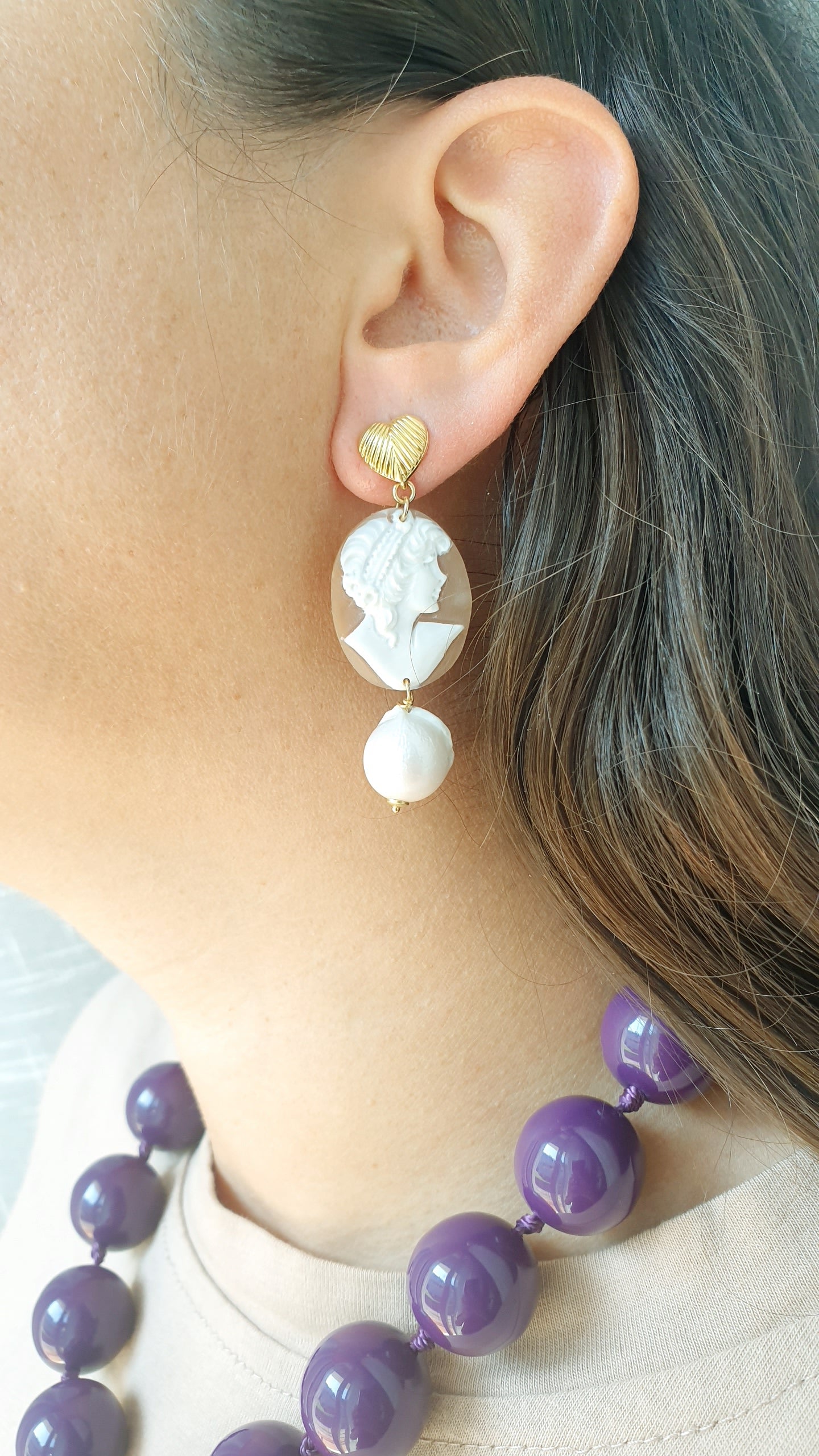 Orecchini in argento con cammei e perle barocche