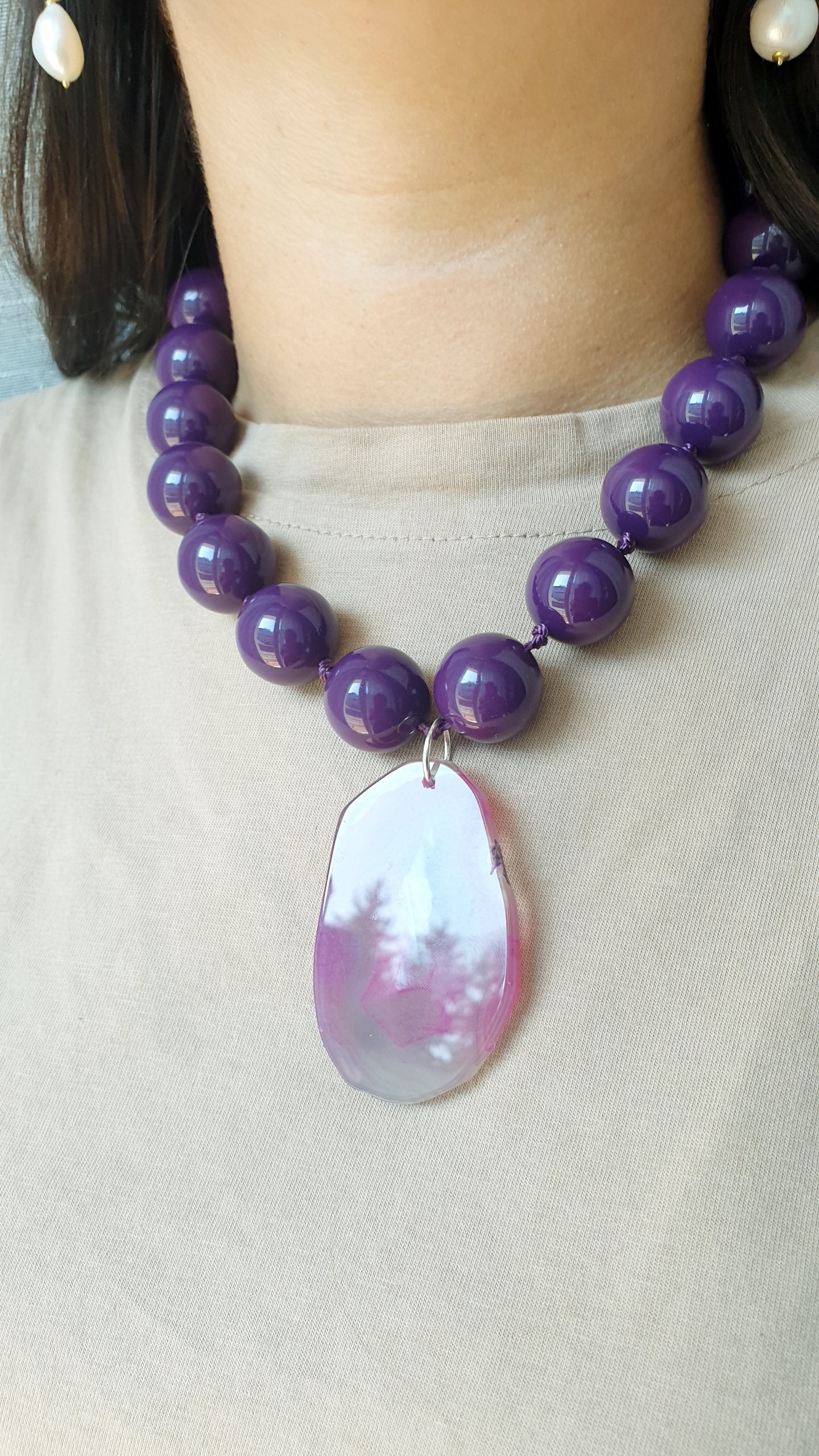 Collana in resina e fetta di agata
