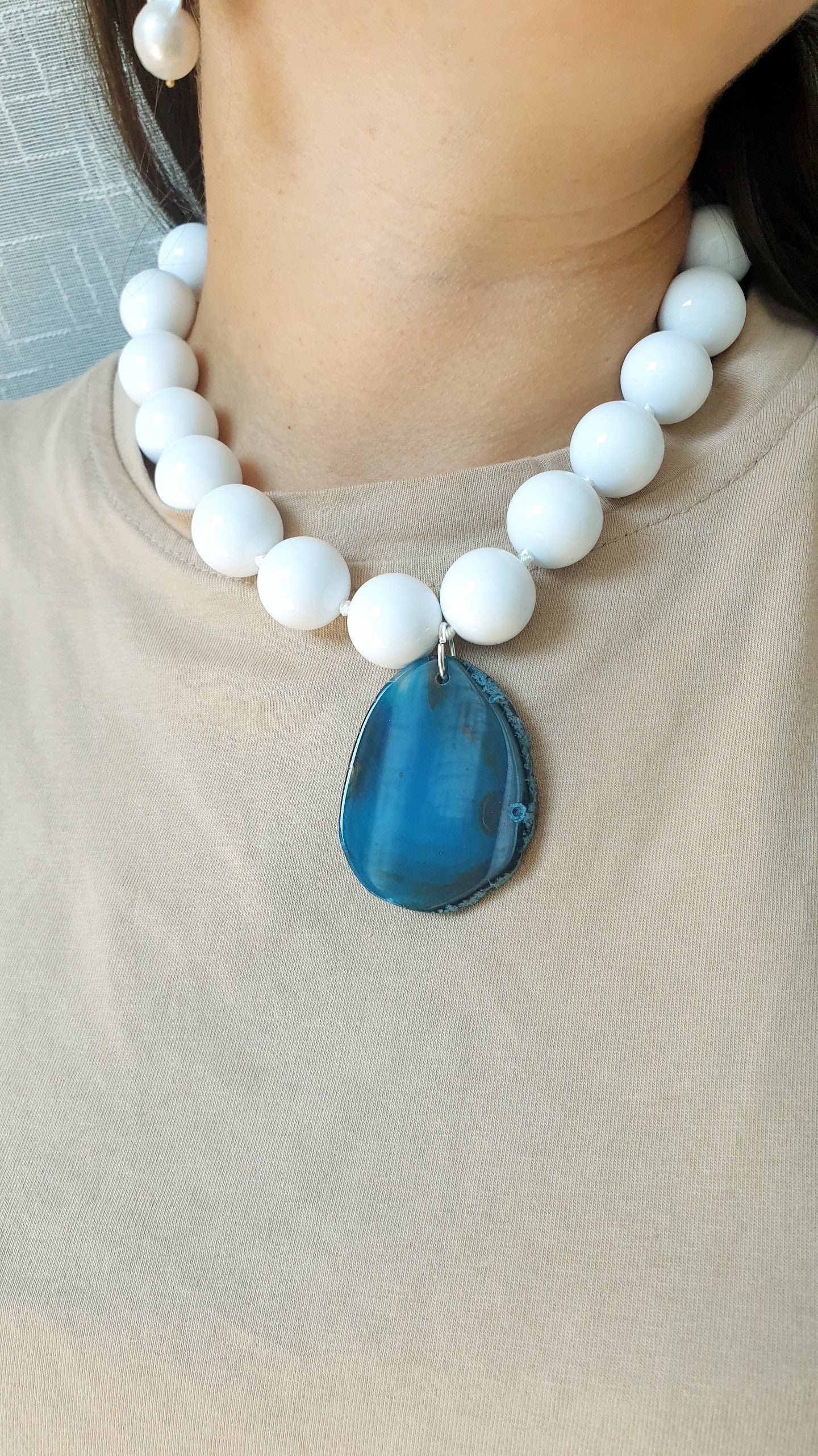 Collana in resina con fetta di agata