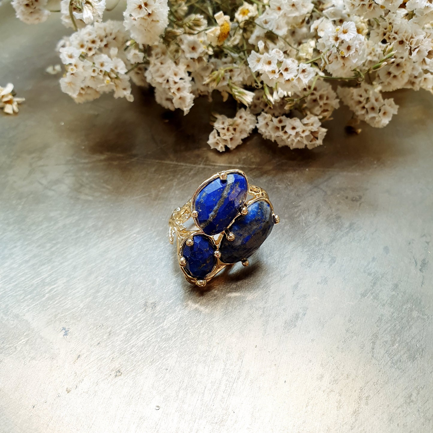 Anello regolabile in bronzo con lapislazzuli