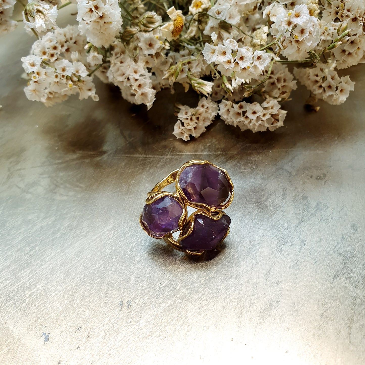 Anello in bronzo con ametista