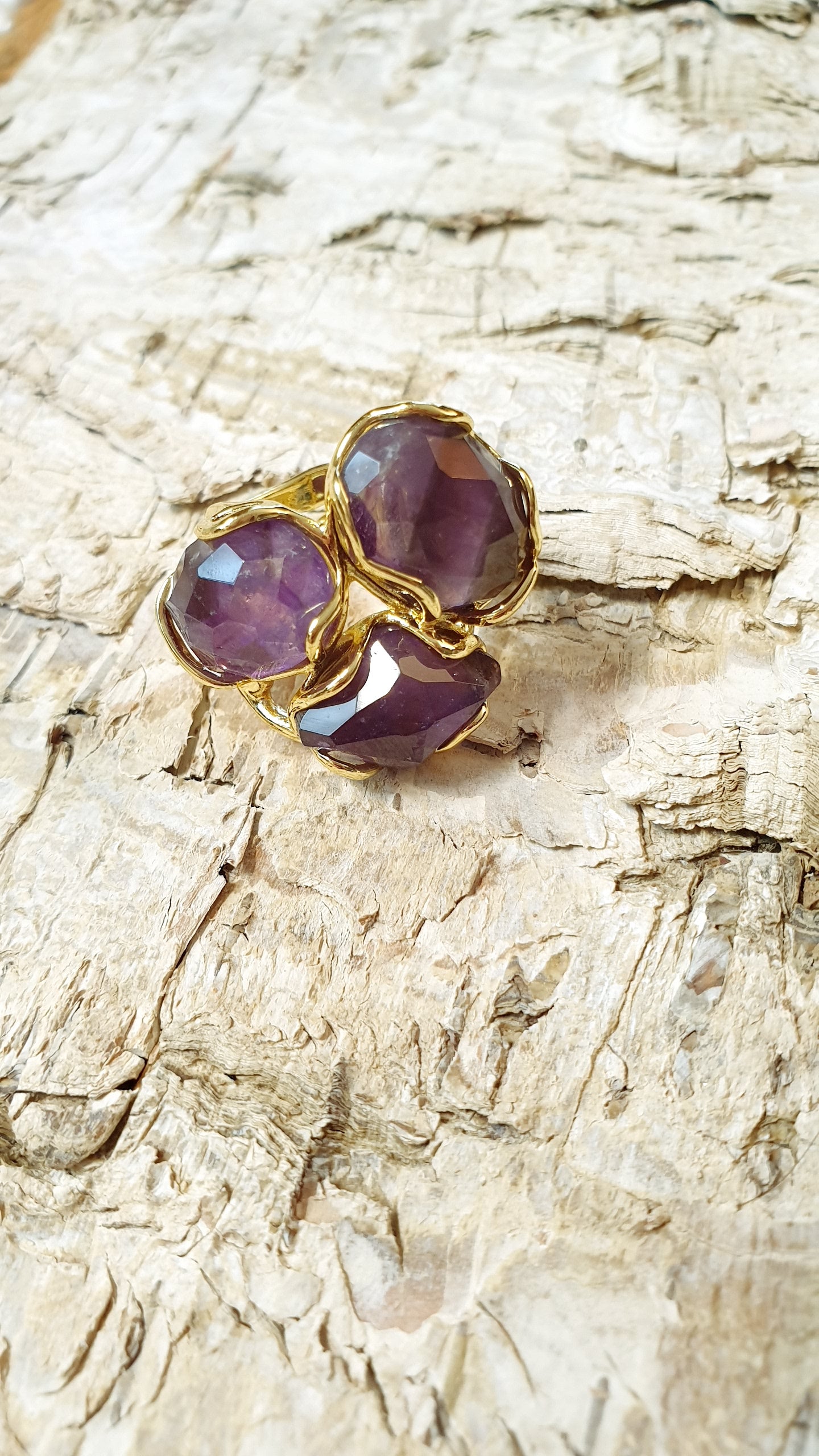 Anello in bronzo con ametista