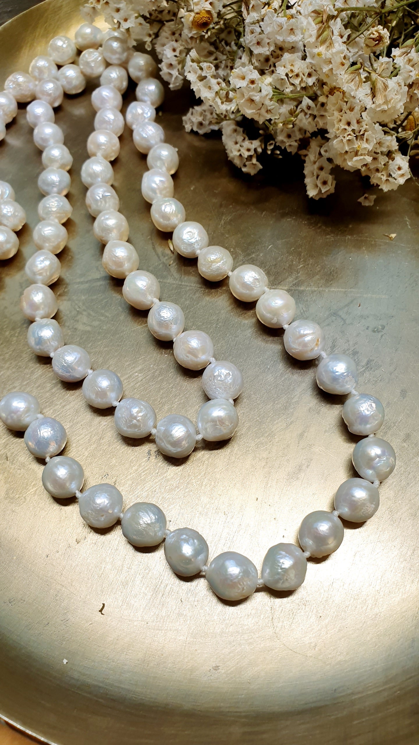 Lunga collana in perle barocche