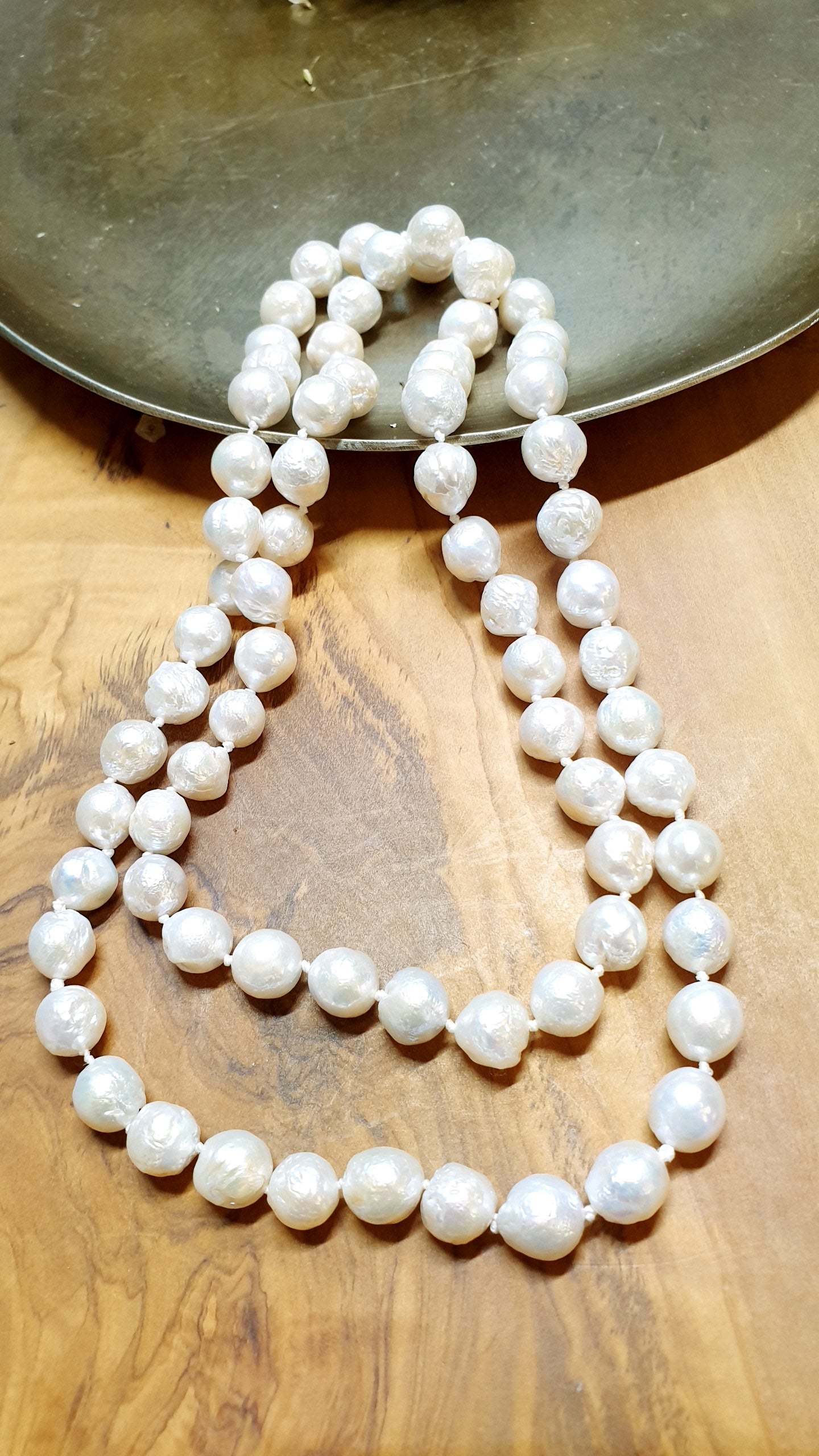 Lunga collana in perle barocche