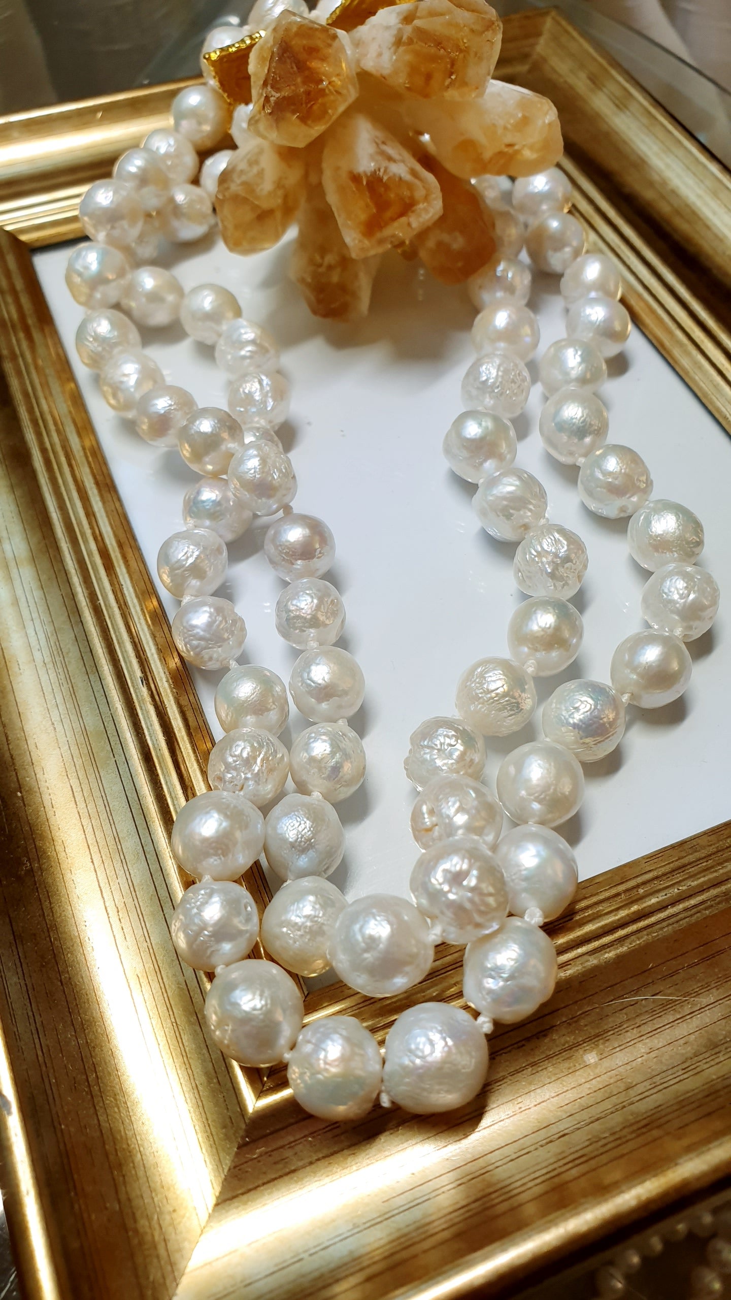 Lunga collana in perle barocche