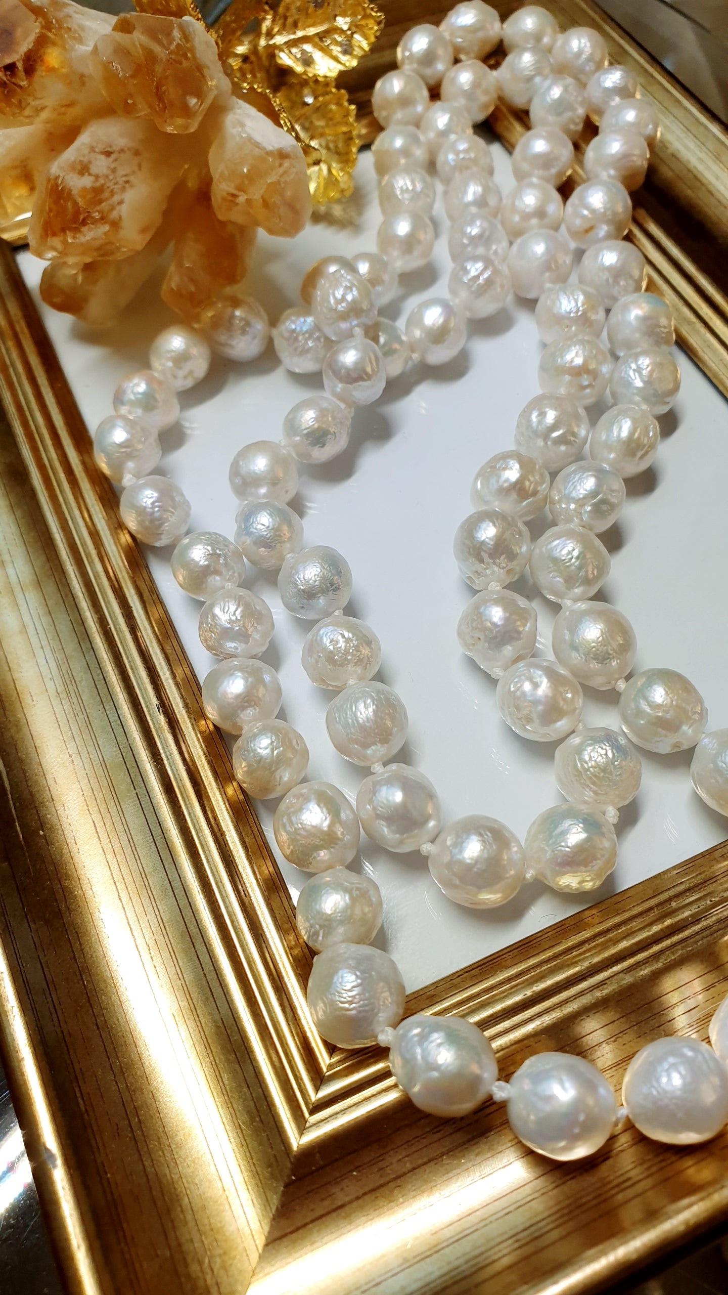 Lunga collana in perle barocche