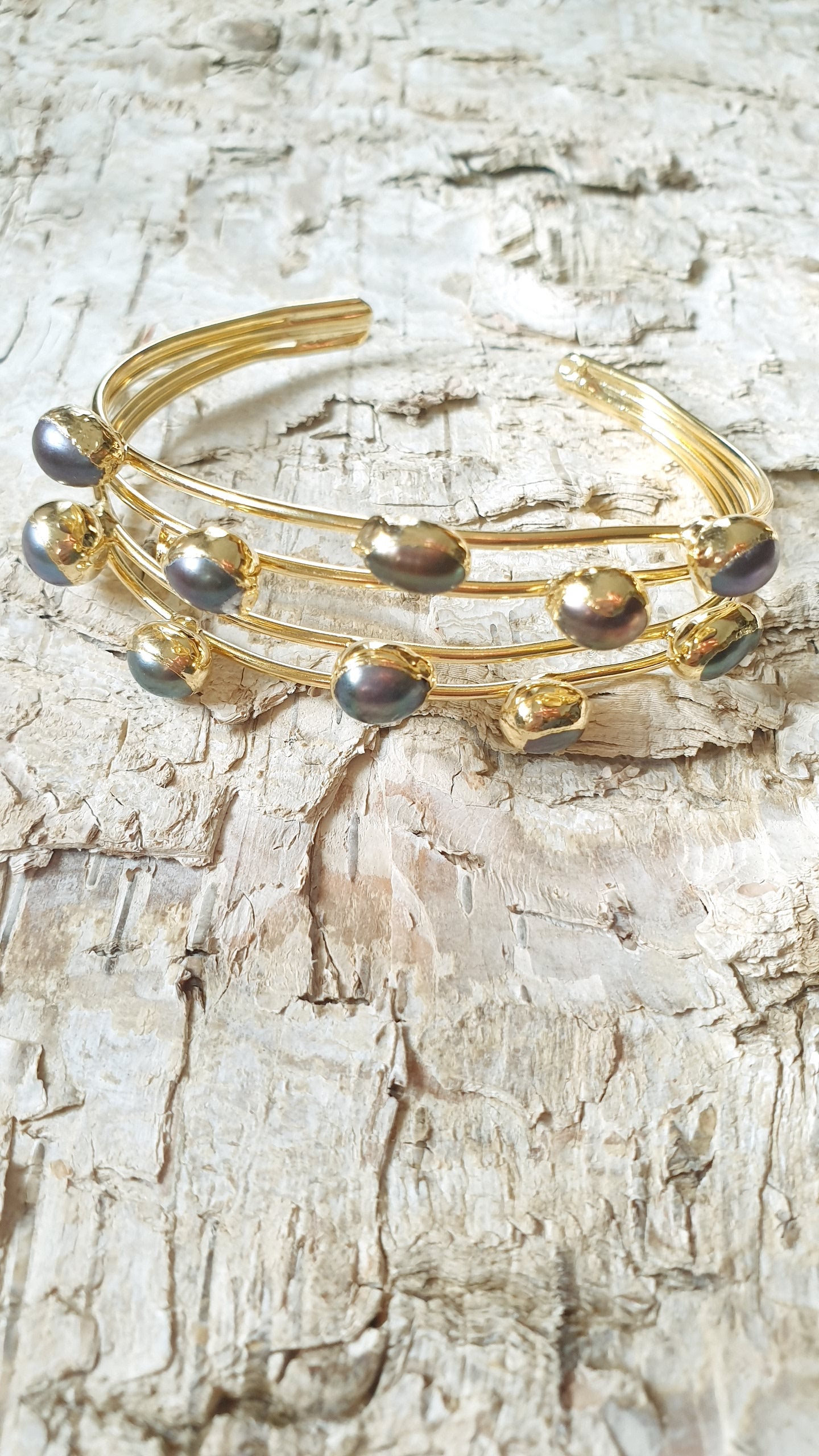 Bracciale in ottone con perle