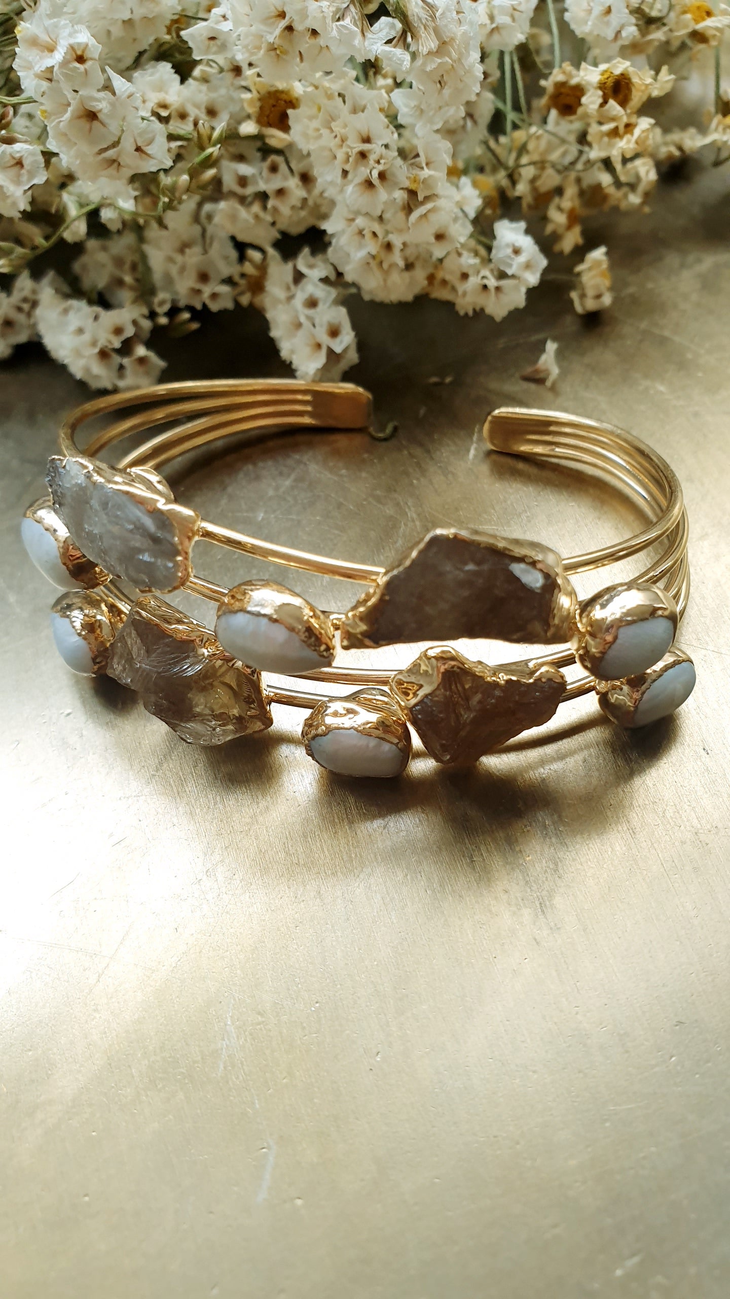 Bracciale in ottone con perle e druse