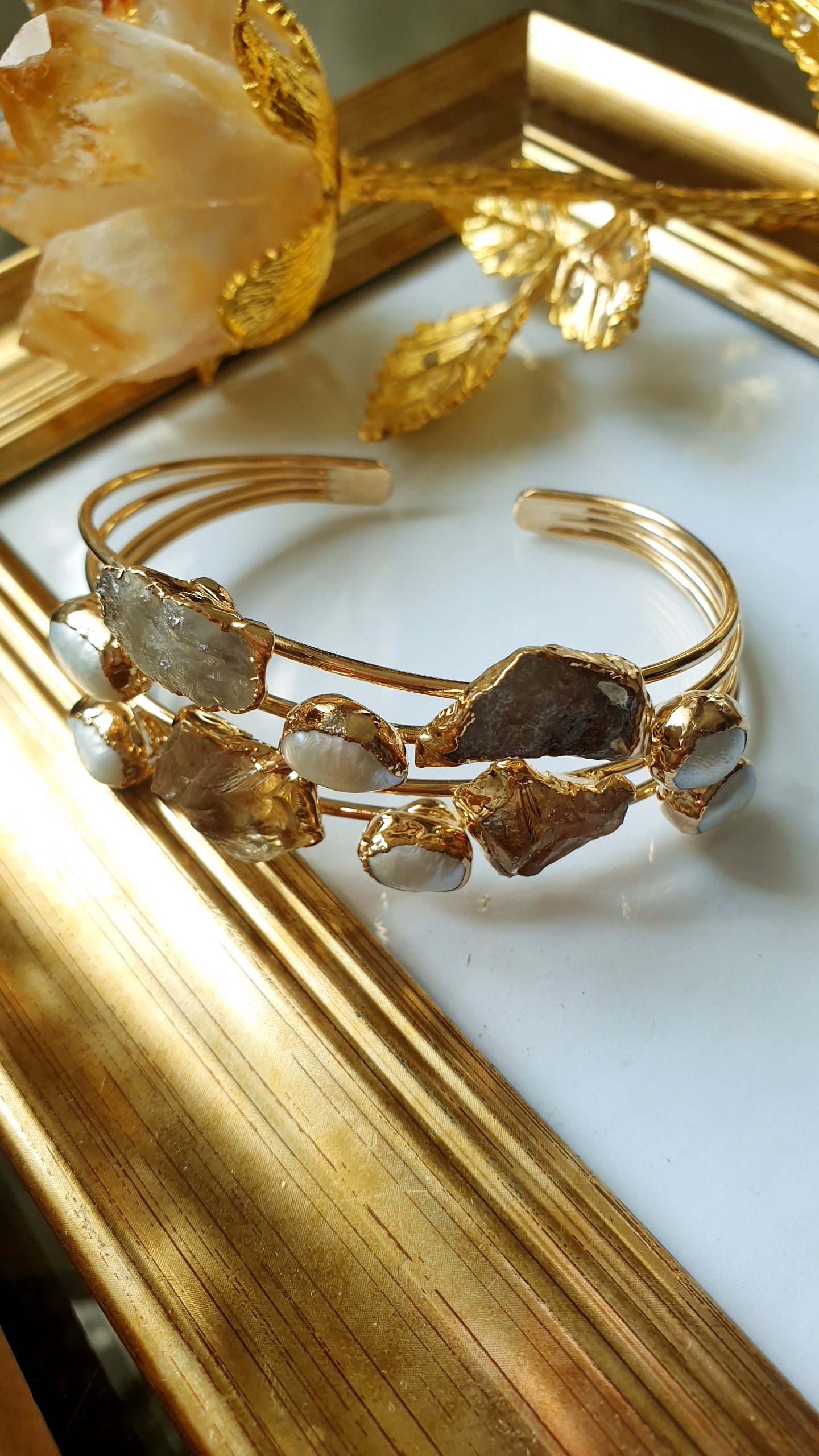 Bracciale in ottone con perle e druse