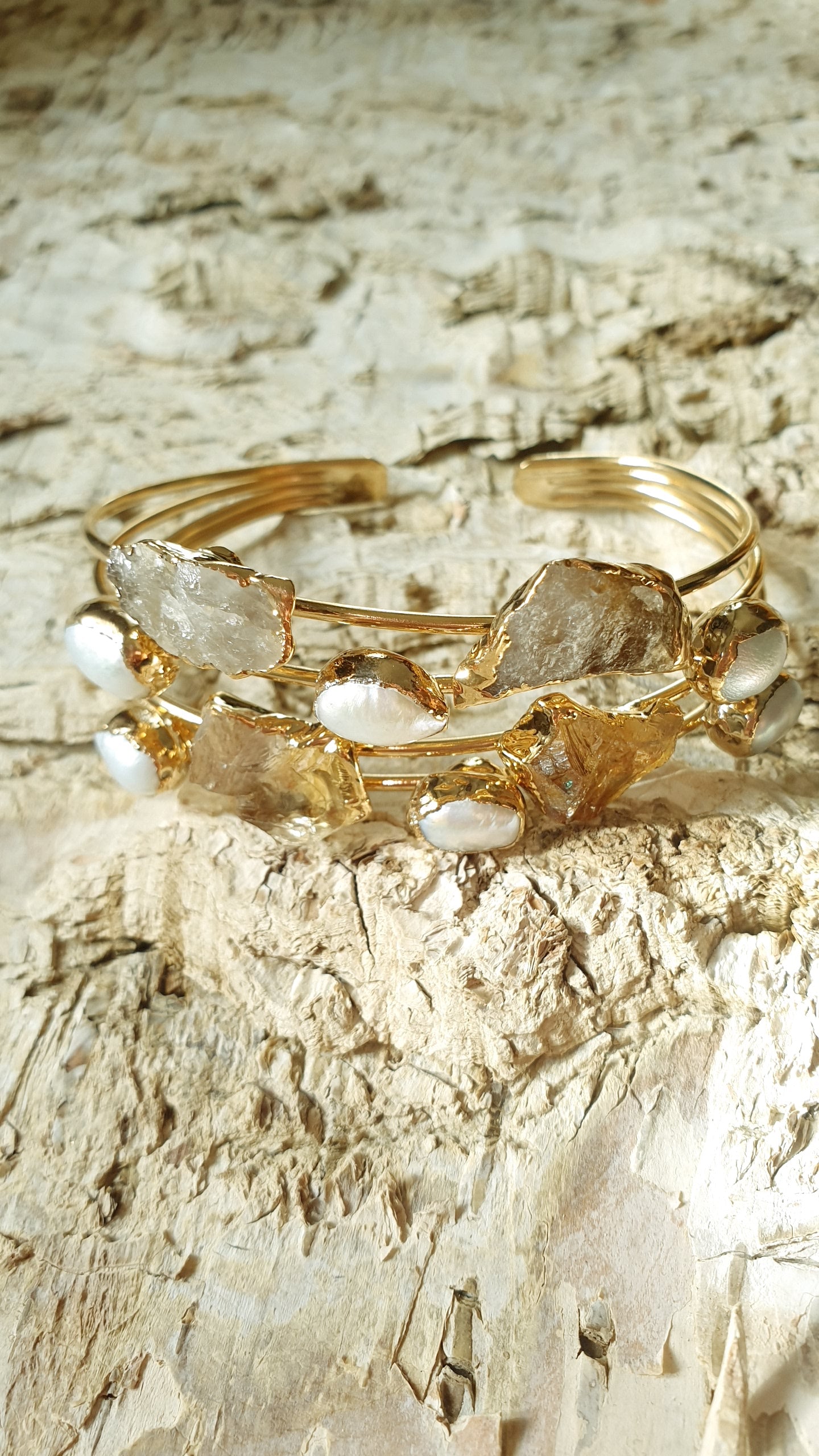 Bracciale in ottone con perle e druse
