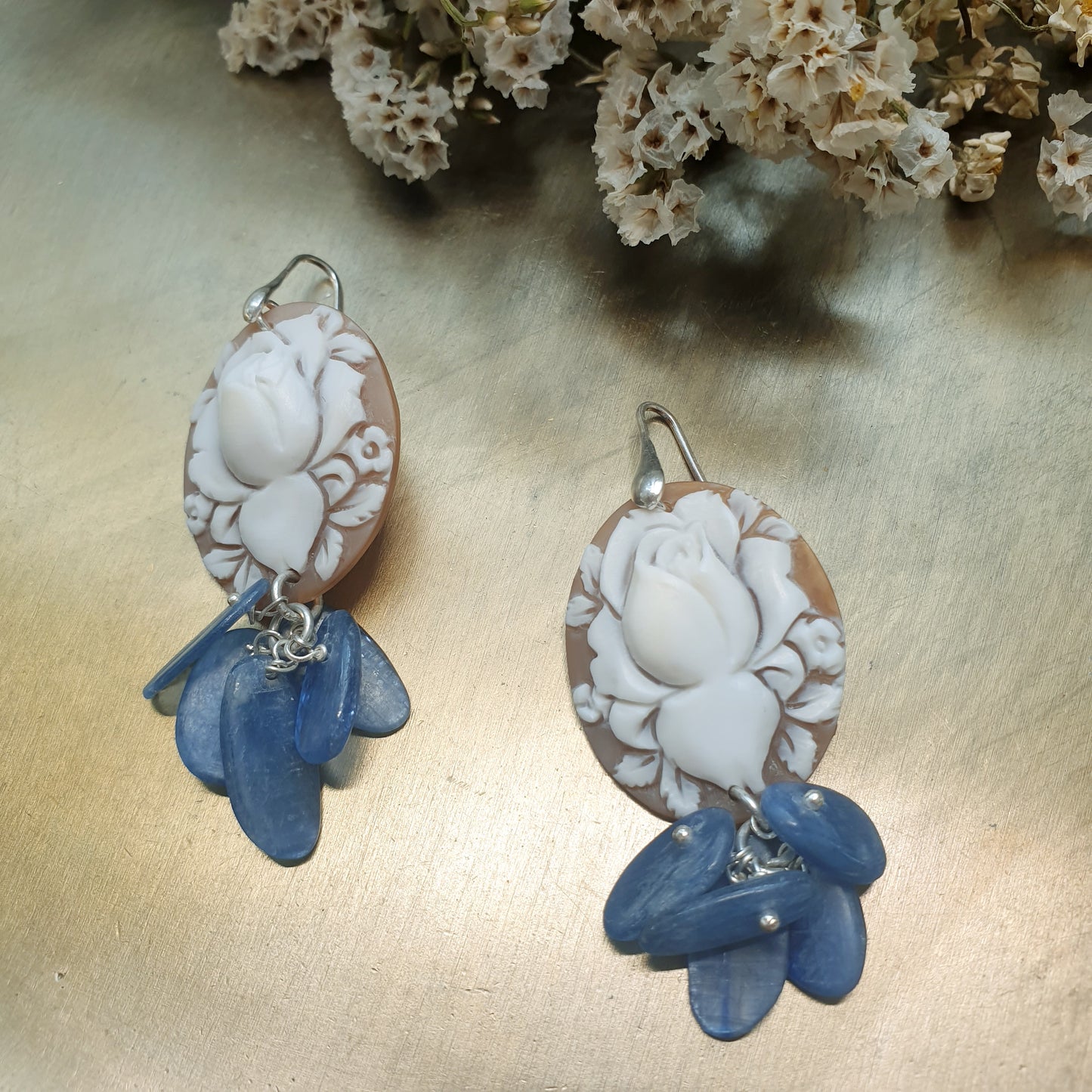 Orecchini in argento con cammei e cianite