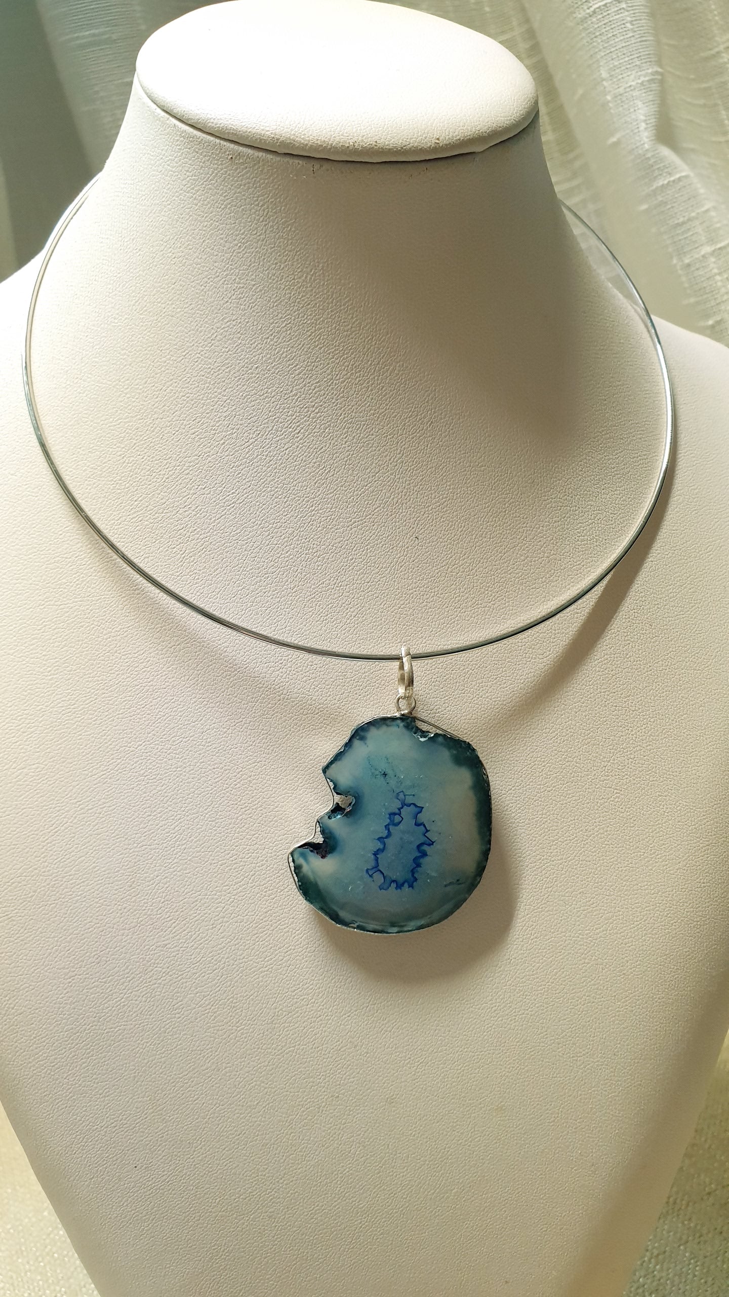 Girocollo in ottone con drusa di agata