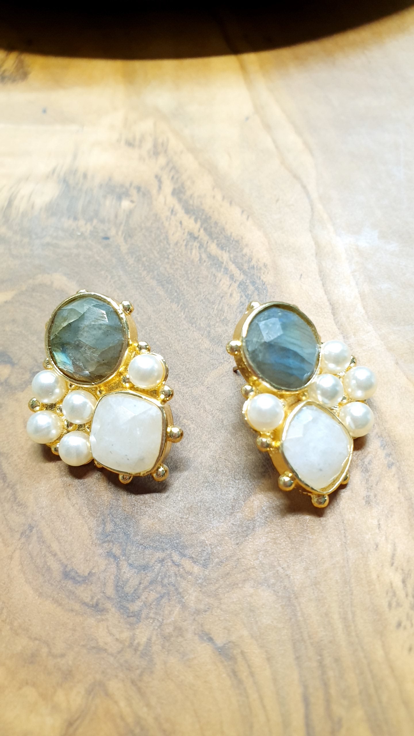 Orecchini in ottone con labradorite, quarzo citrino, perline