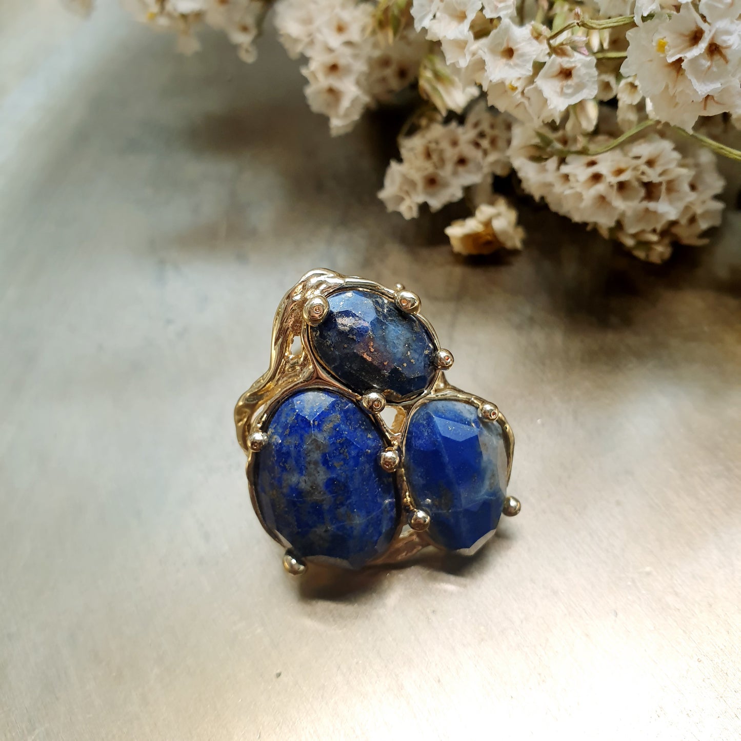 Anello in bronzo con lapislazzuli