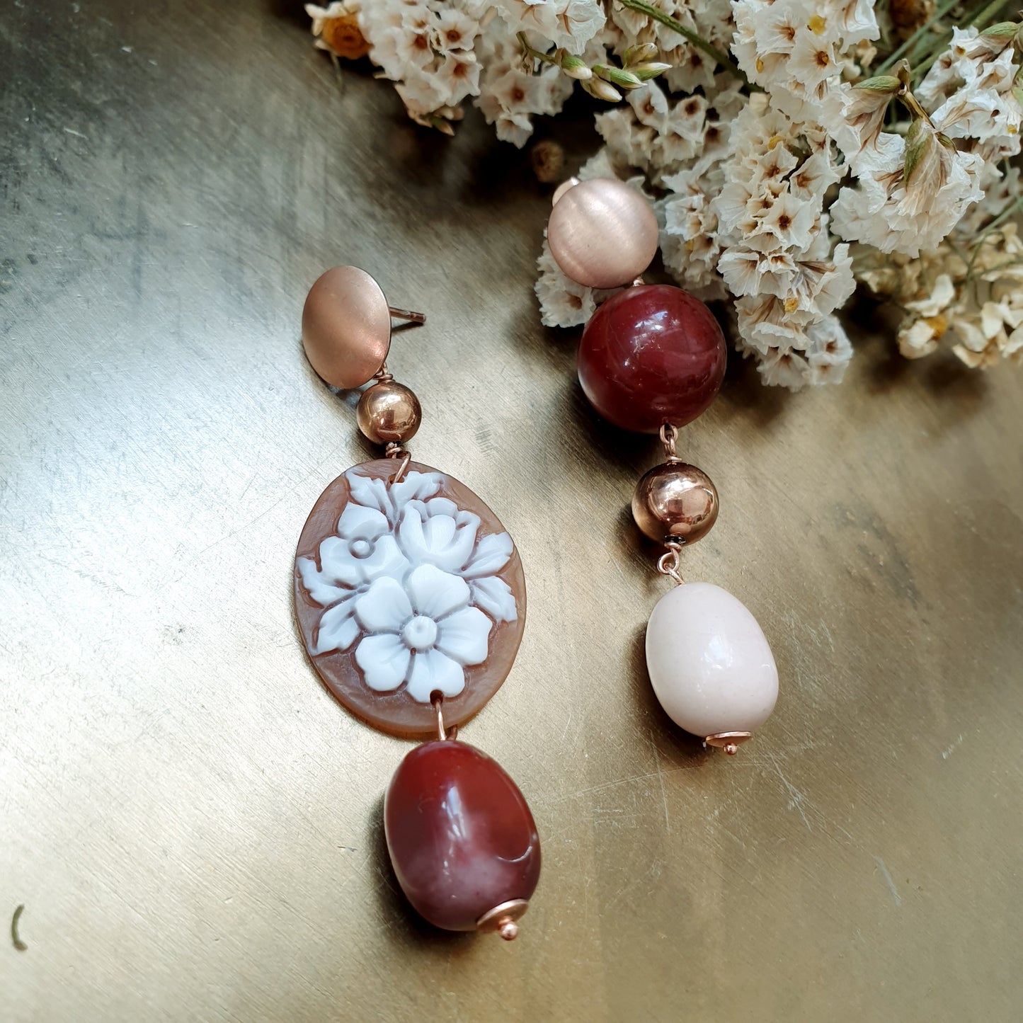 Orecchini in argento con cammeo e mokaite