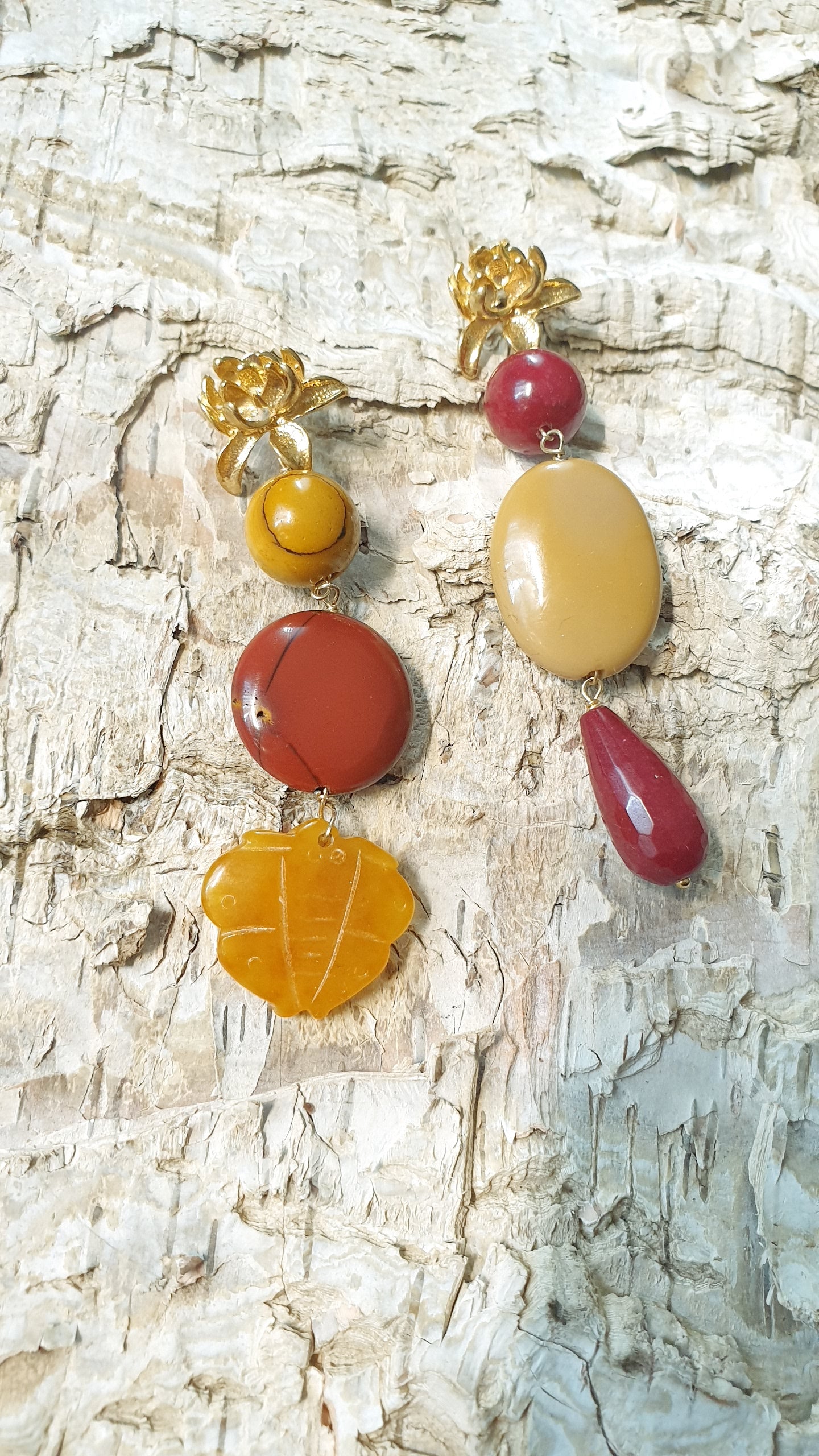 Orecchini in ottone con giada e mokaite