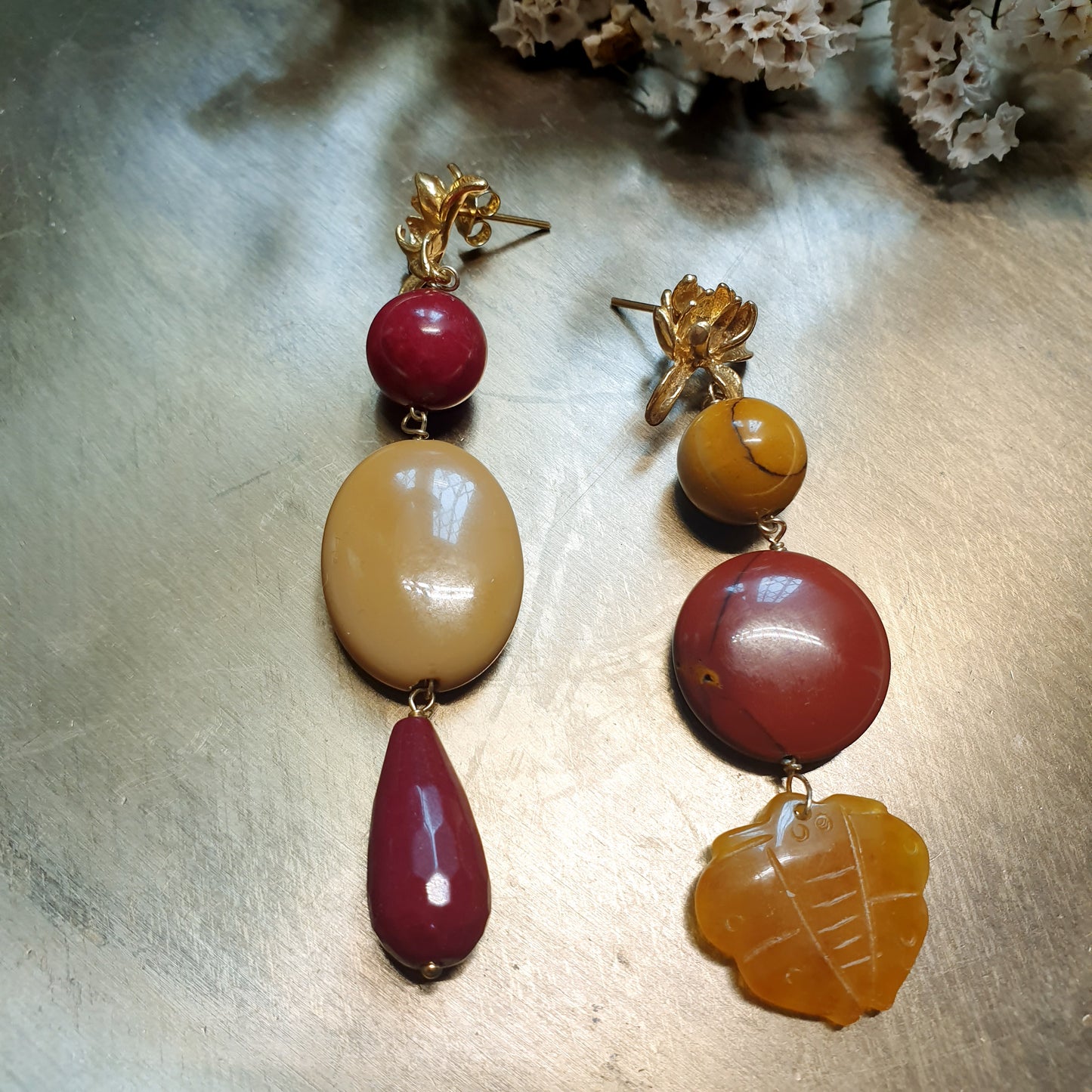 Orecchini in ottone con giada e mokaite