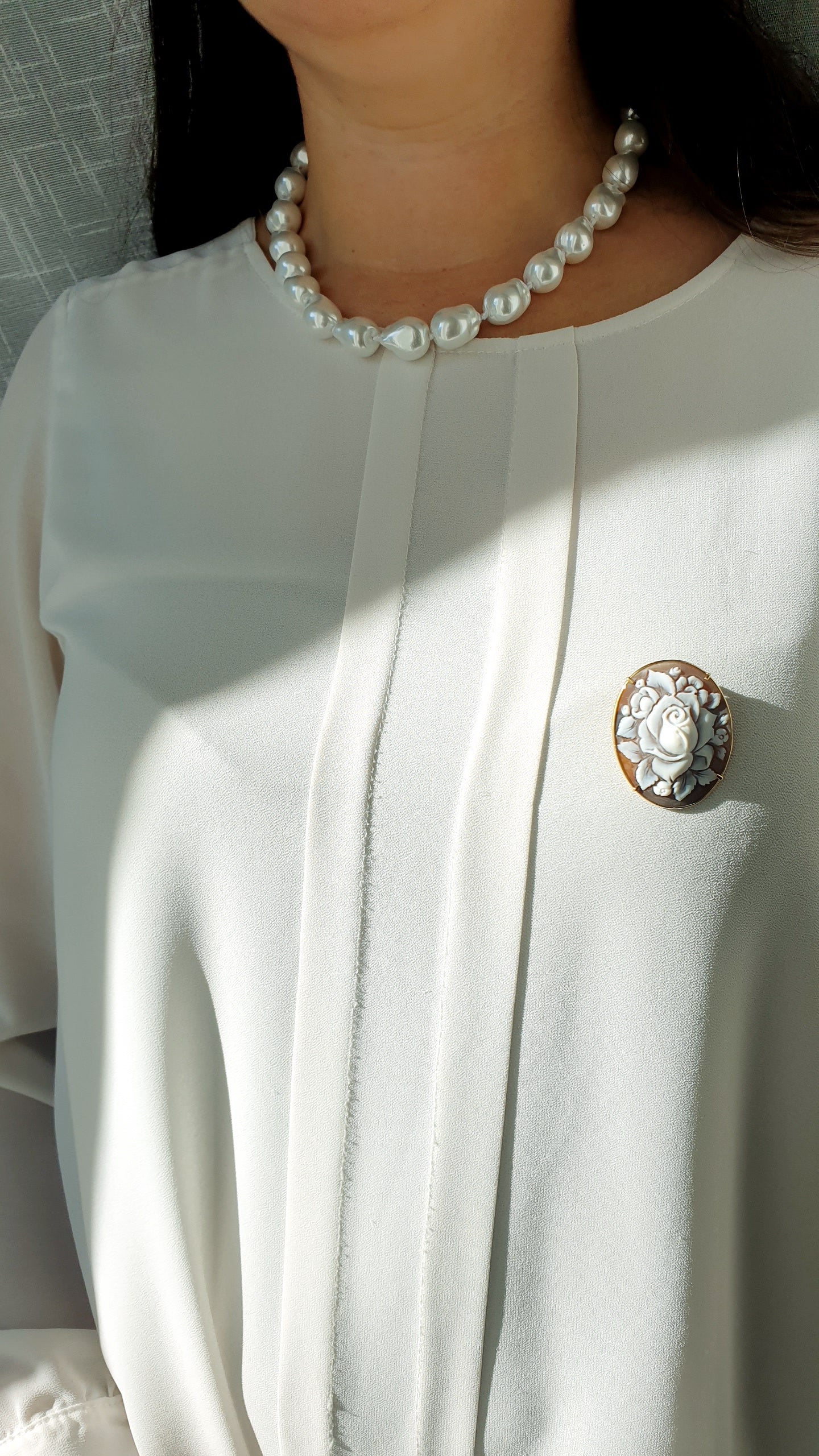 Spilla/ciondolo in argento con cammeo floreale