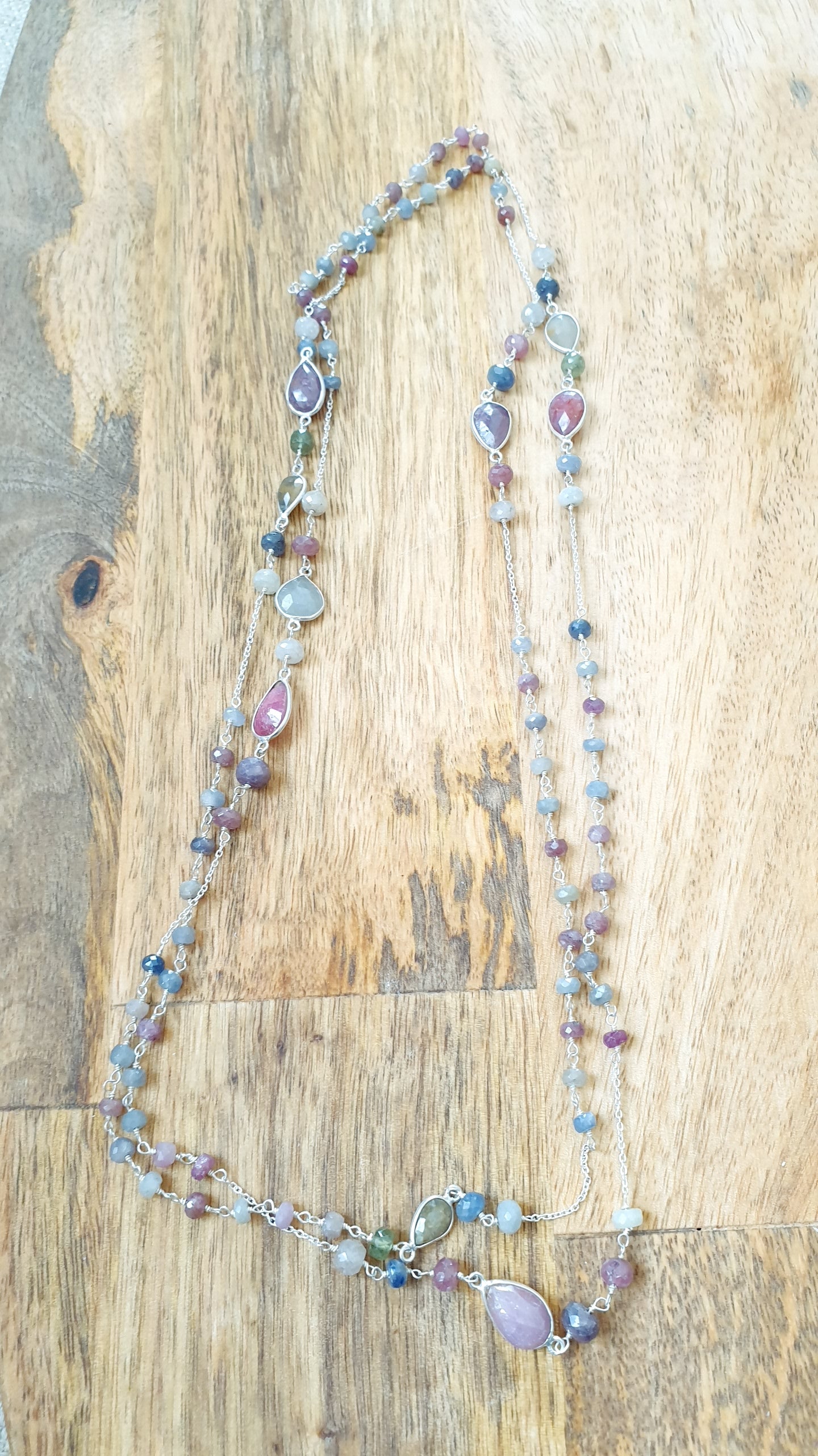 Lunga collana in argento con tormaline