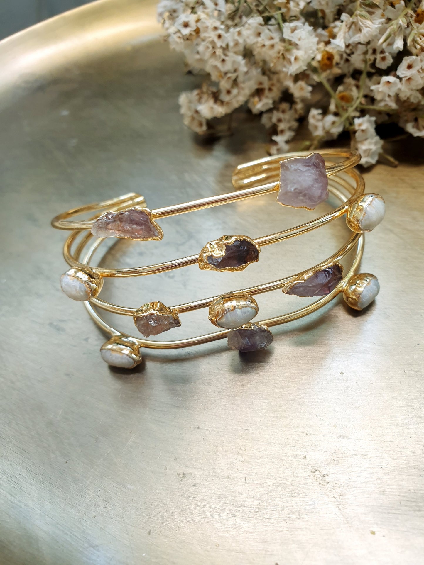 Bracciale in ottone con perle e druse