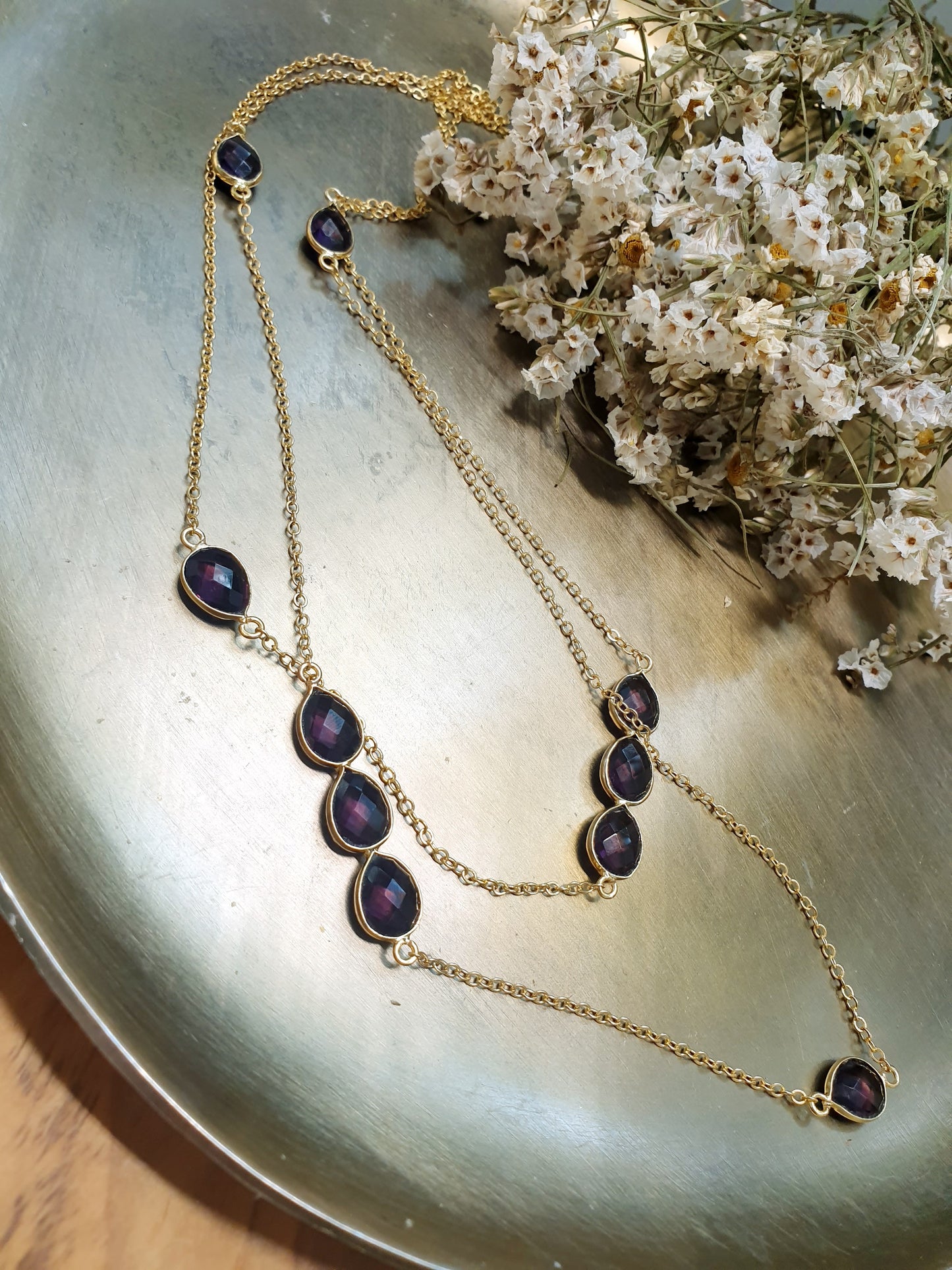 Lunga collana in ottone con ametiste