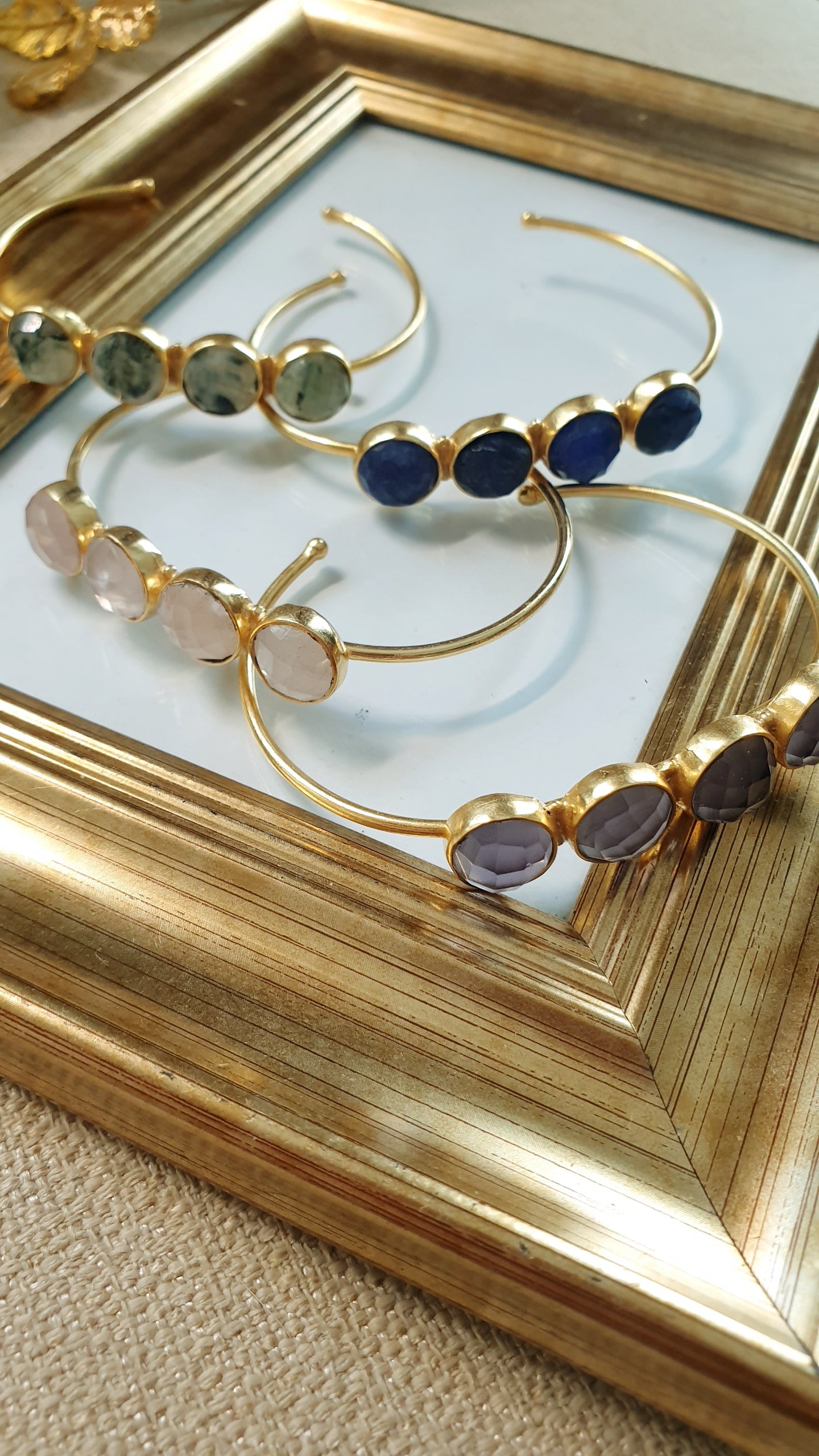 Bracciali in ottone con pietre dure