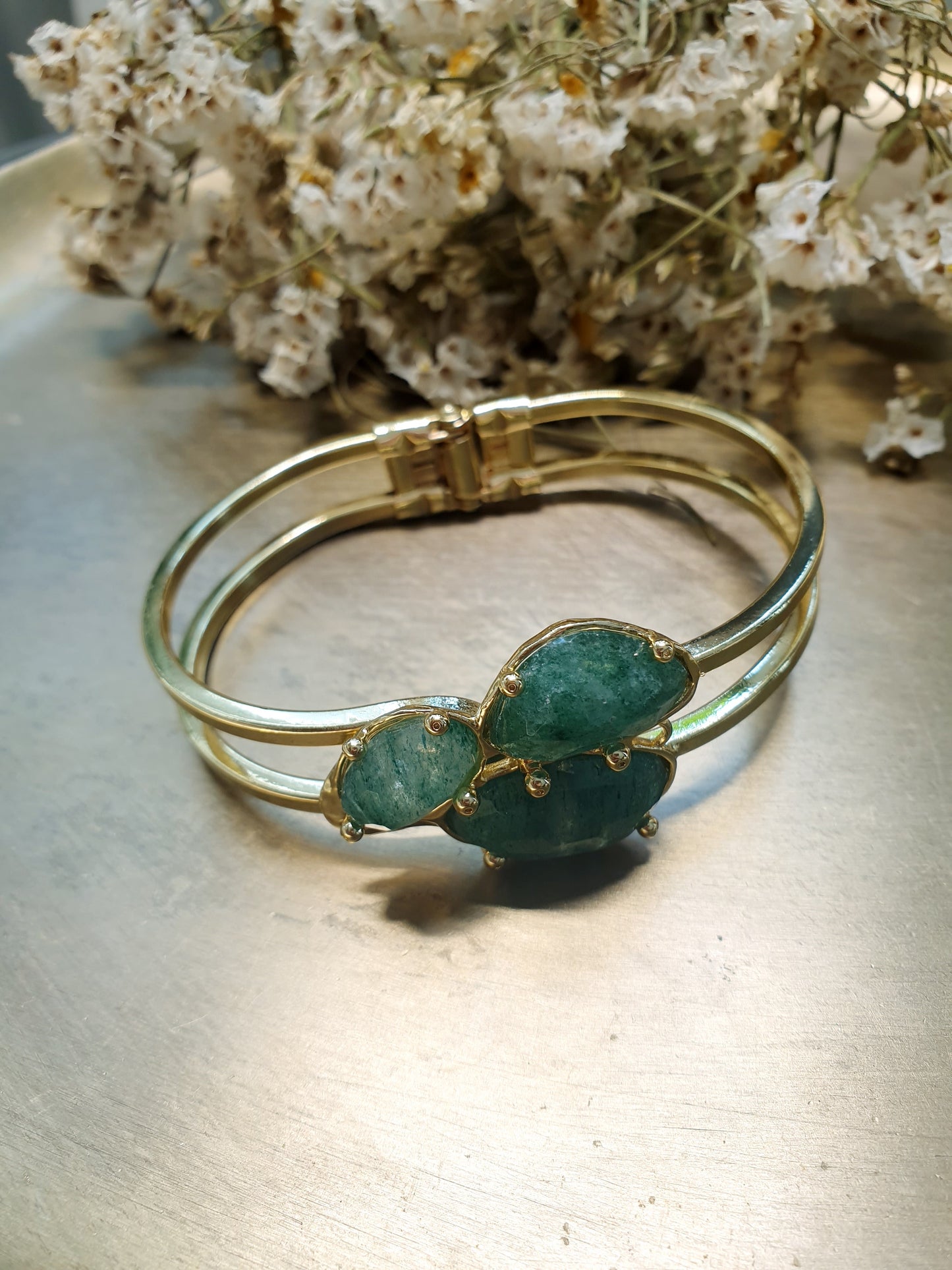 Bracciale in bronzo con agata