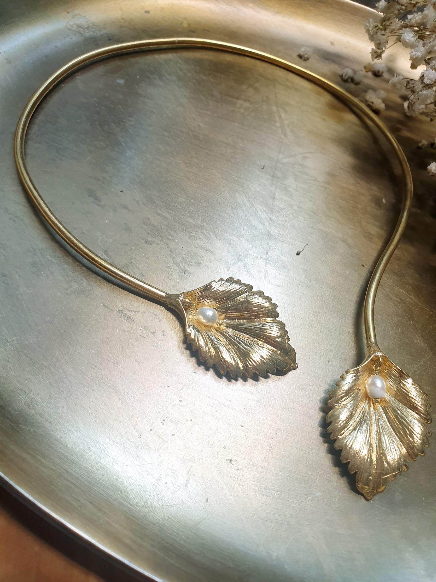 Girocollo in ottone con perle di fiume