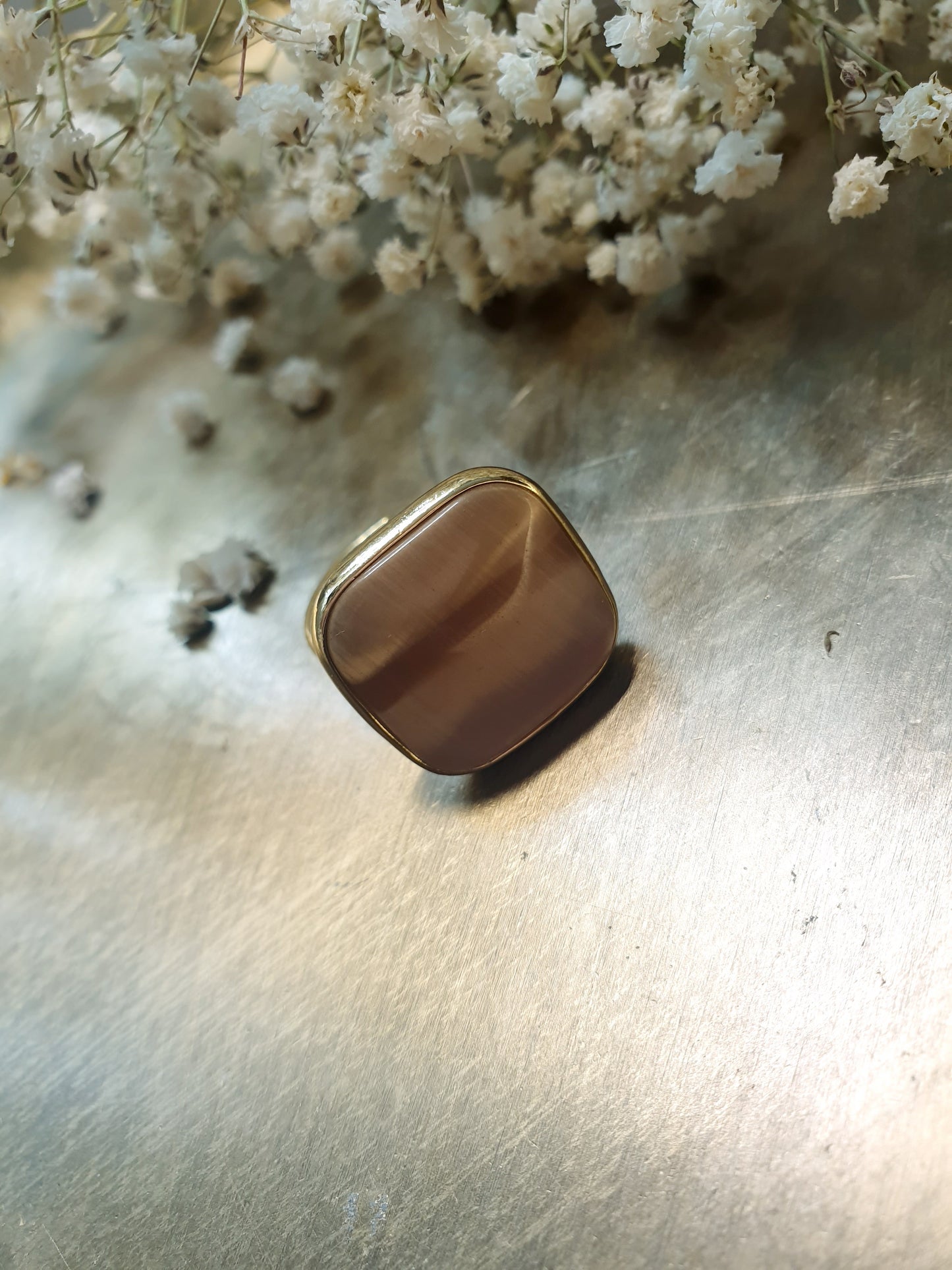 Anello in ottone con occhio di gatto
