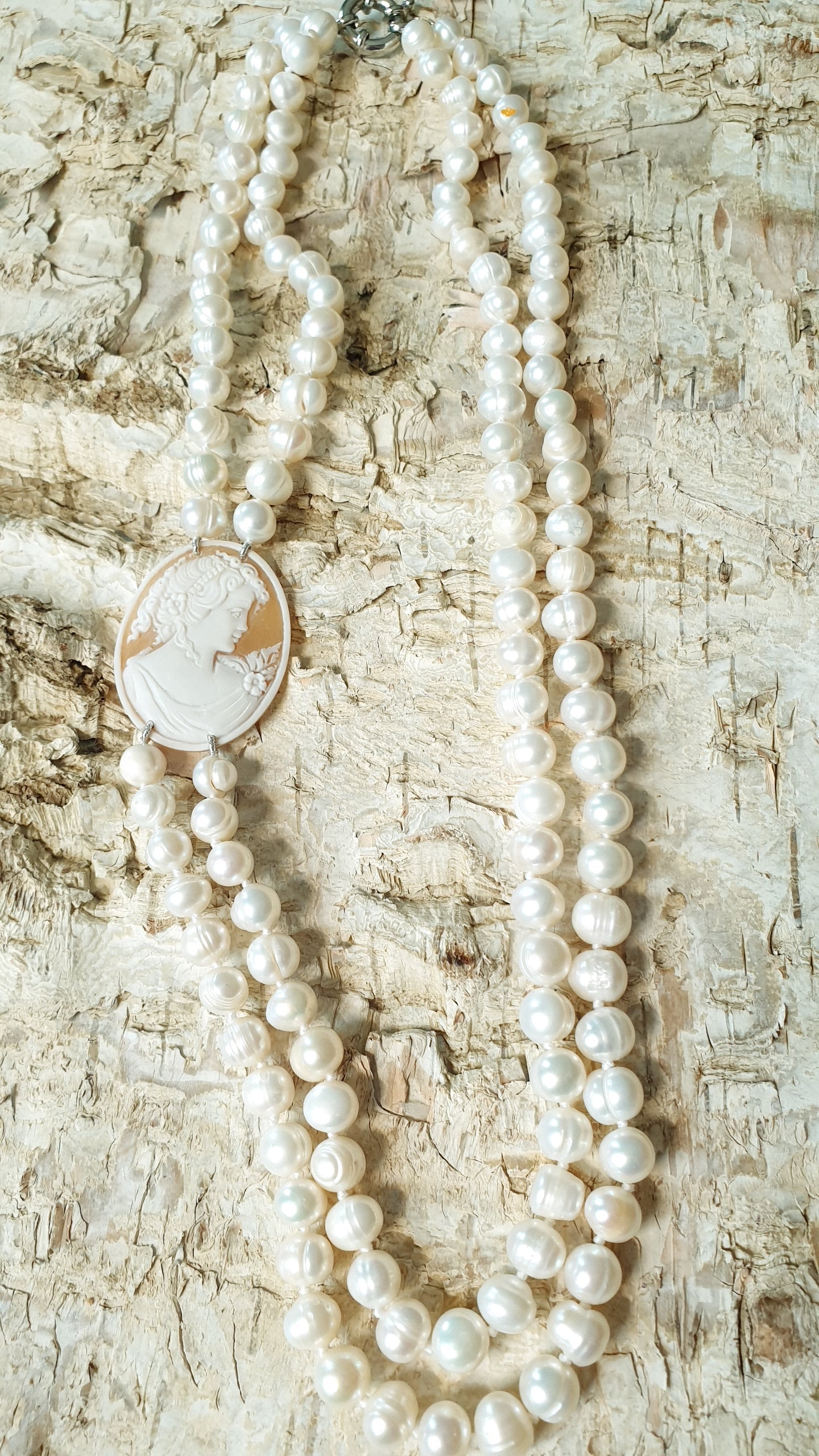 Collana con perle di fiume e cammeo autentico
