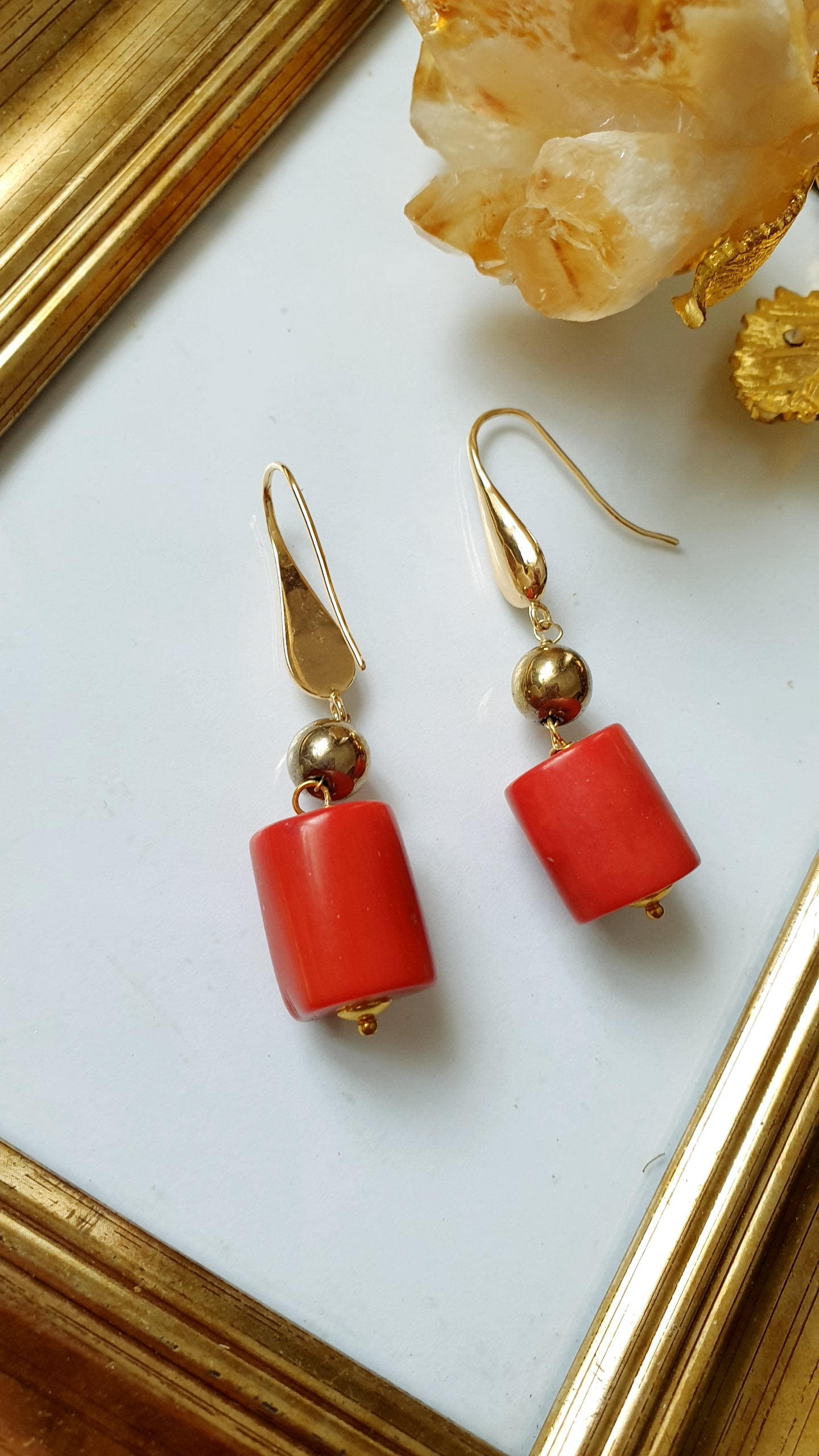 Orecchini in acciaio con corallo bamboo