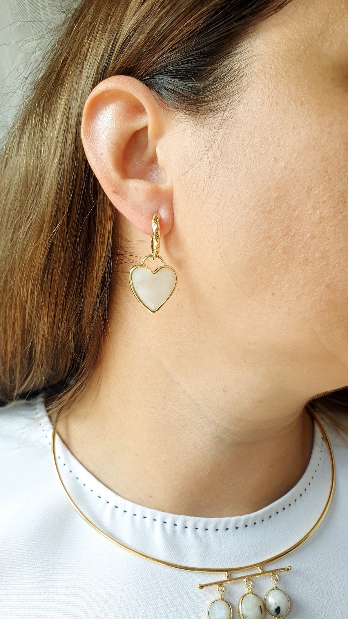 Orecchini in bronzo con cuore pietra di Luna