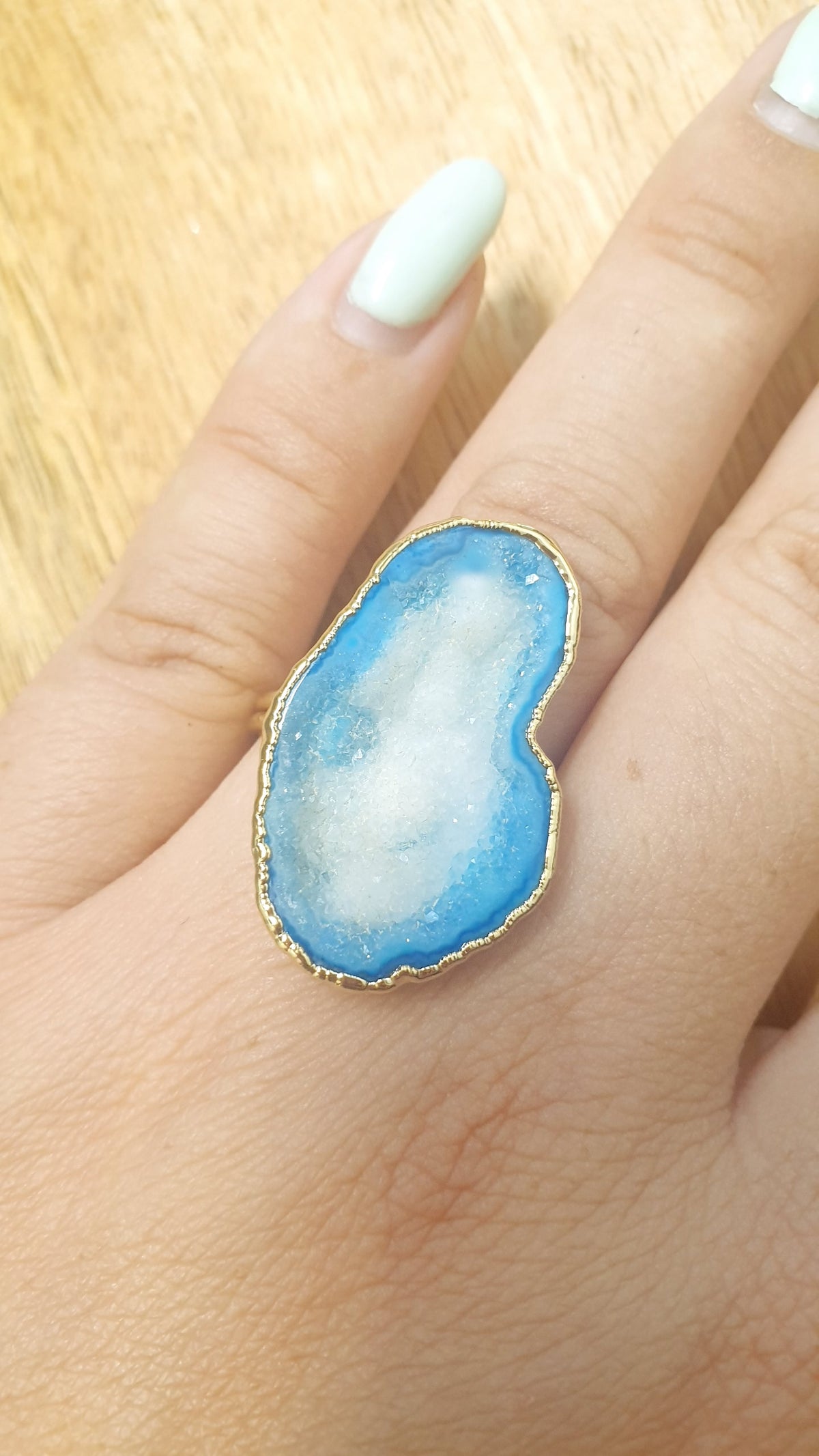 Anello regolabile in ottone con drusa di agata