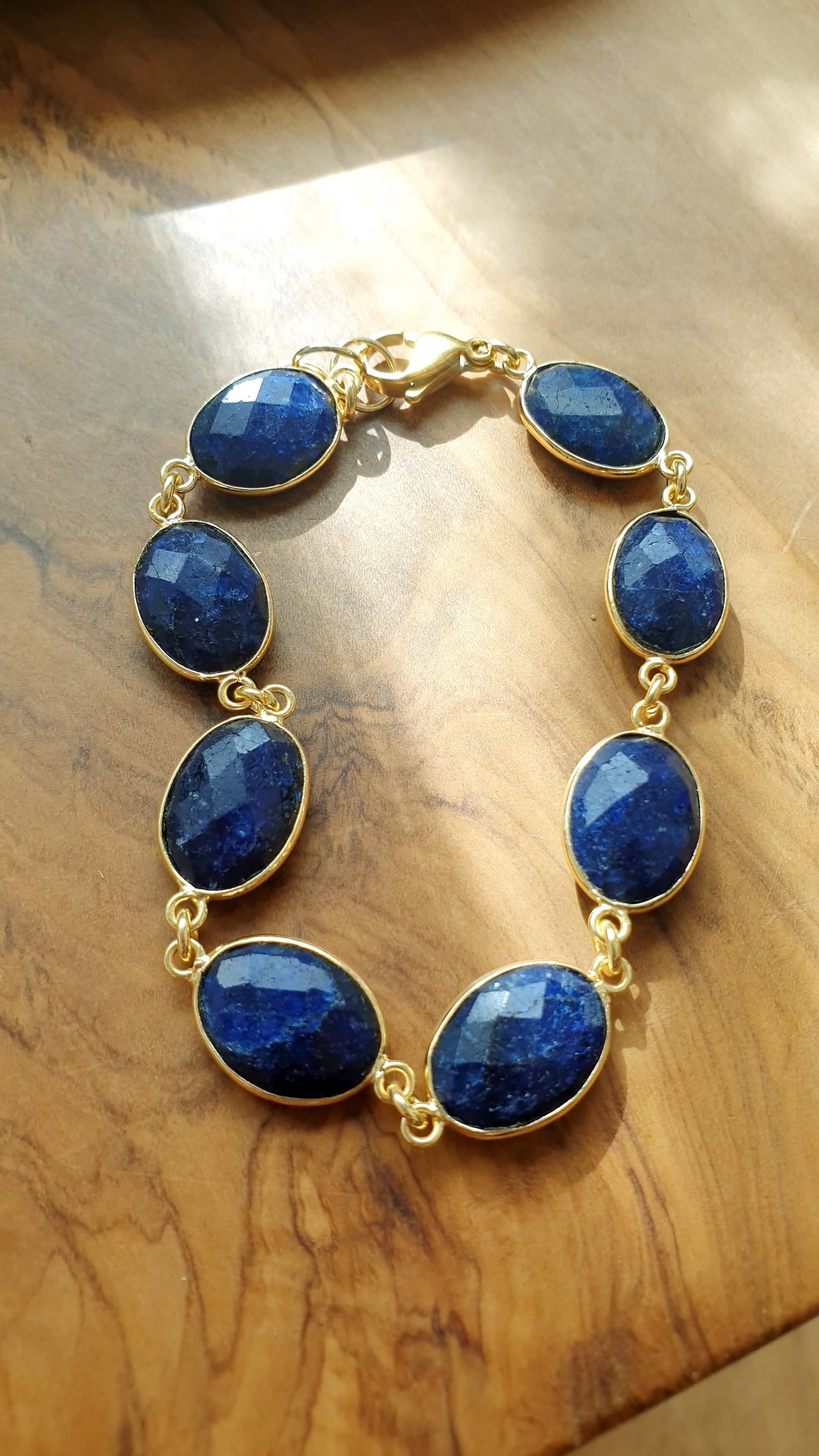 Bracciale di ottone con lapislazzuli