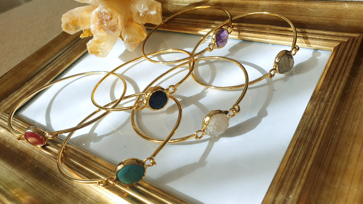 Bracciali di ottone con pietre vere, pasta turchese, ametista, labradorite, pietra di luna, onice agata