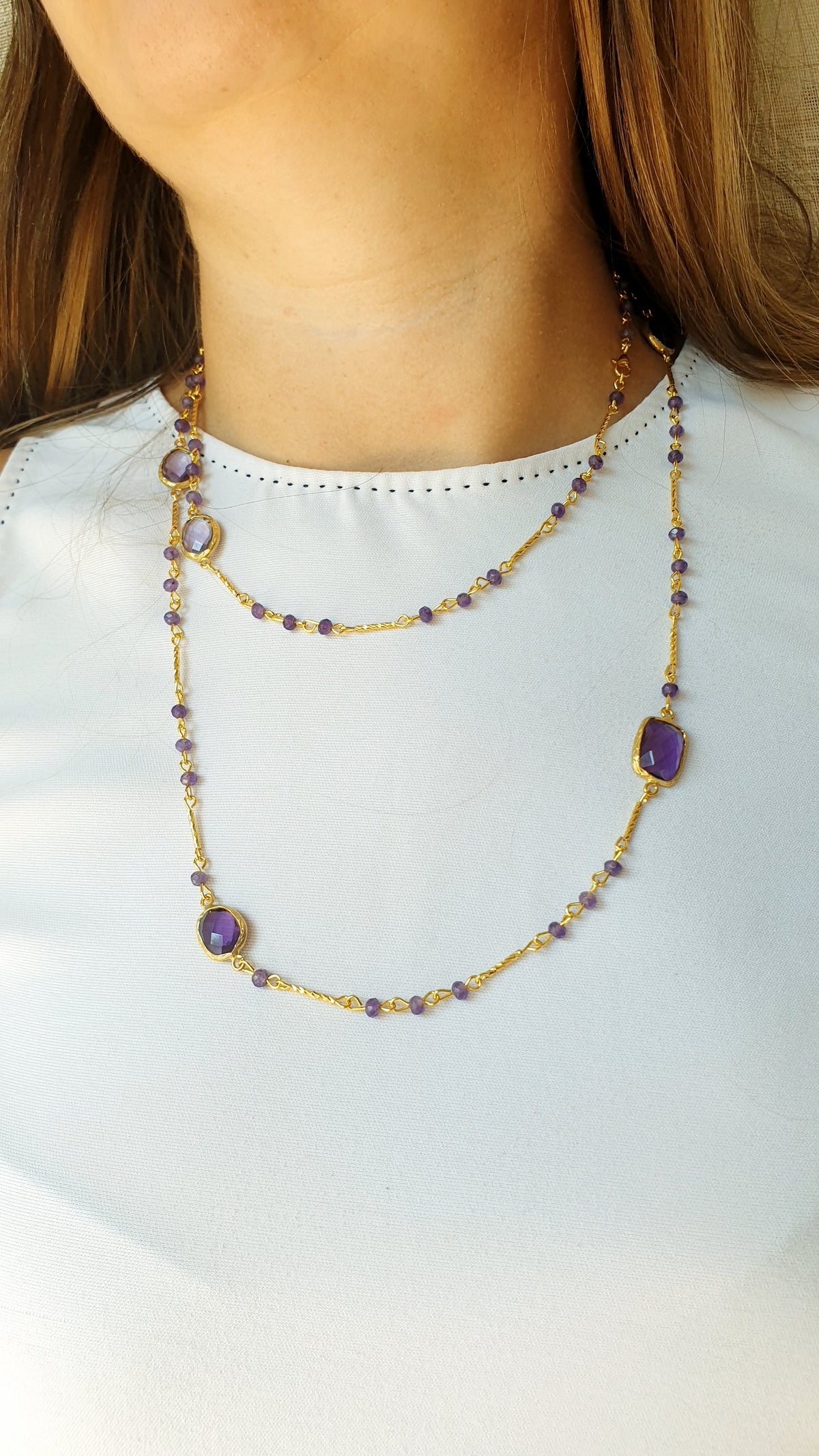 Collana lunga di ottone con ametista e cristallini