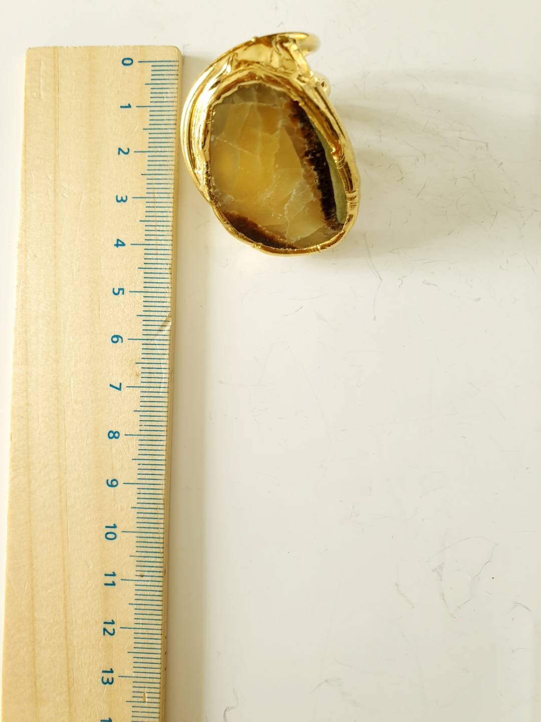 Anello dorato con agata