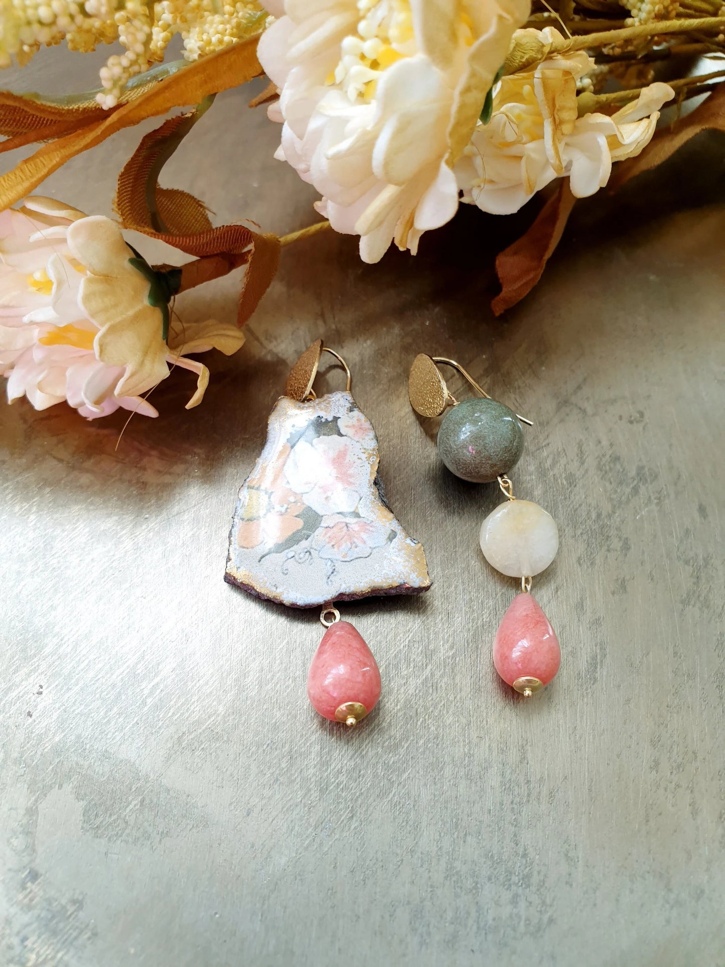 Orecchini in argento con ceramica di Caltagirone e pietre vere.