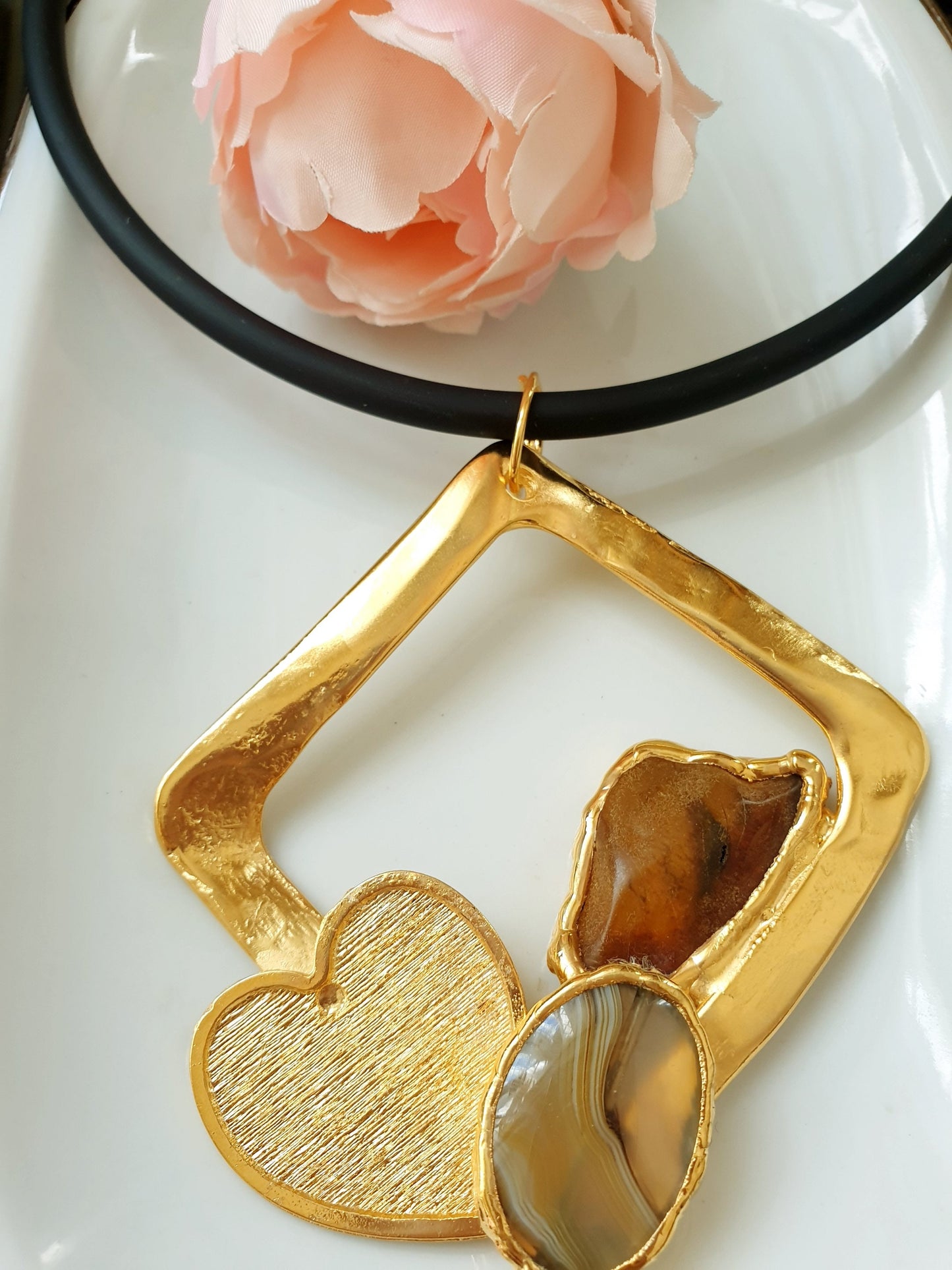 Collana placcata oro con ambra e agata.