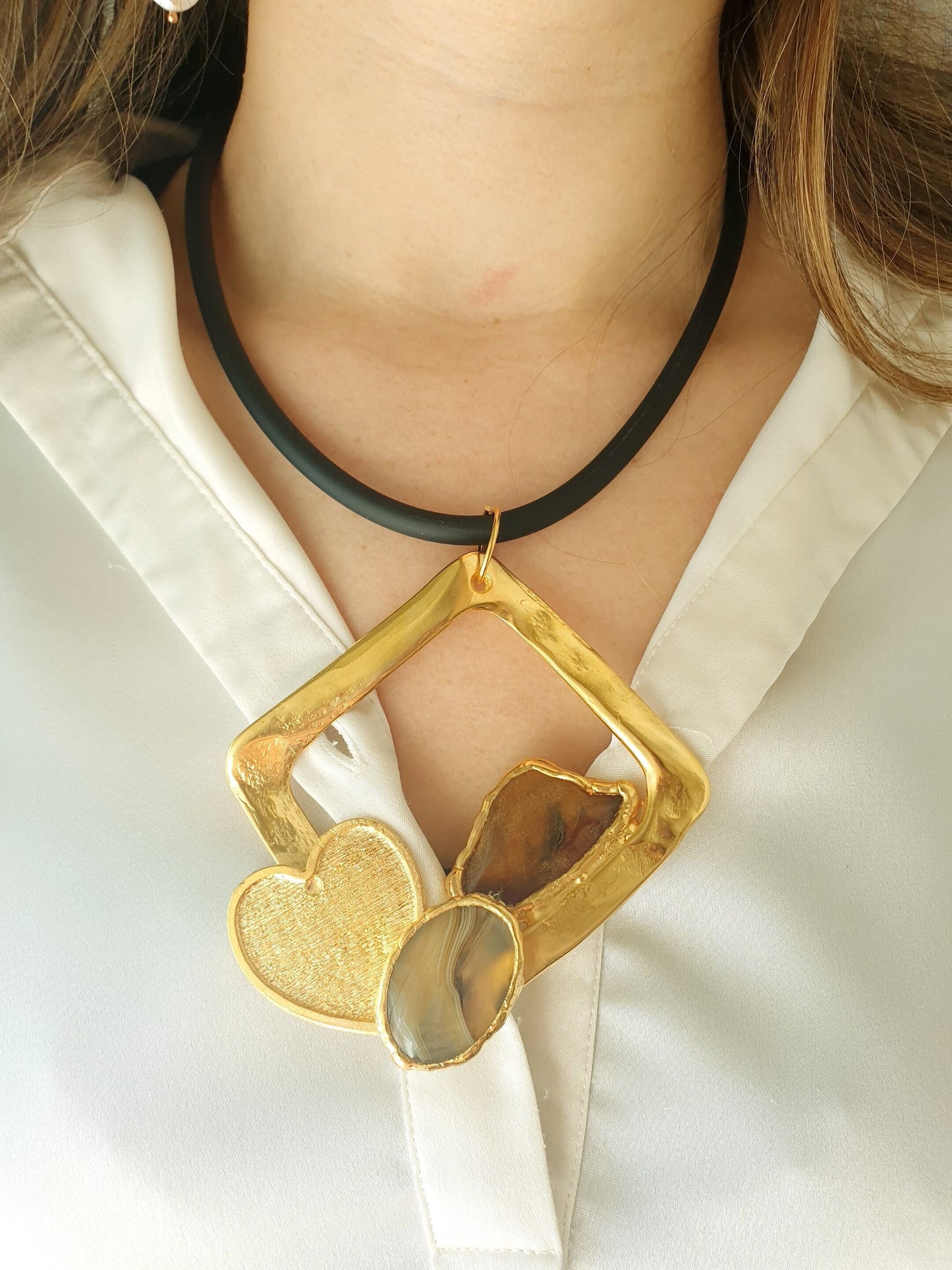 Collana placcata oro con ambra e agata.
