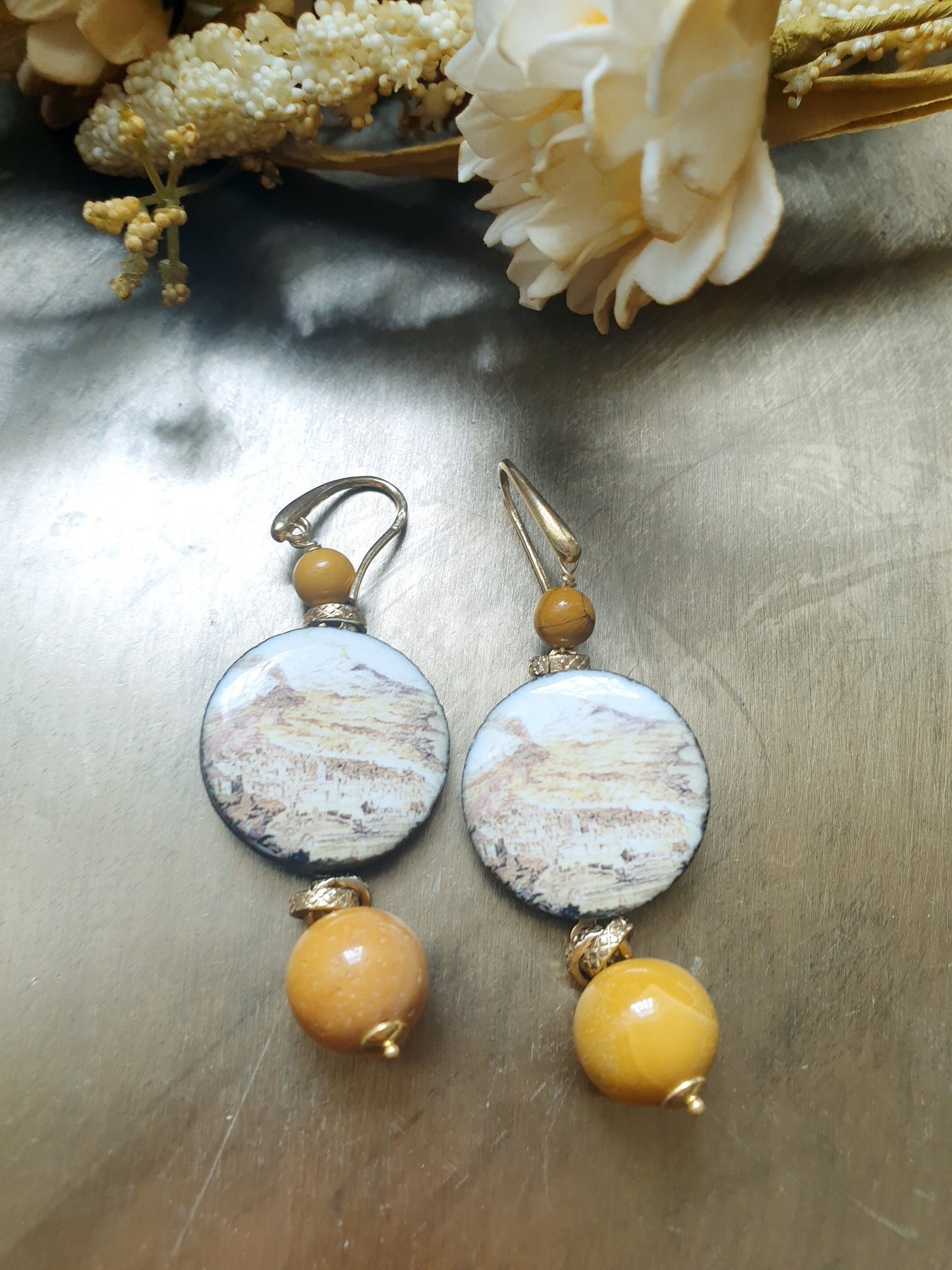Orecchini in argento con ceramica di Caltagirone e mokaite.