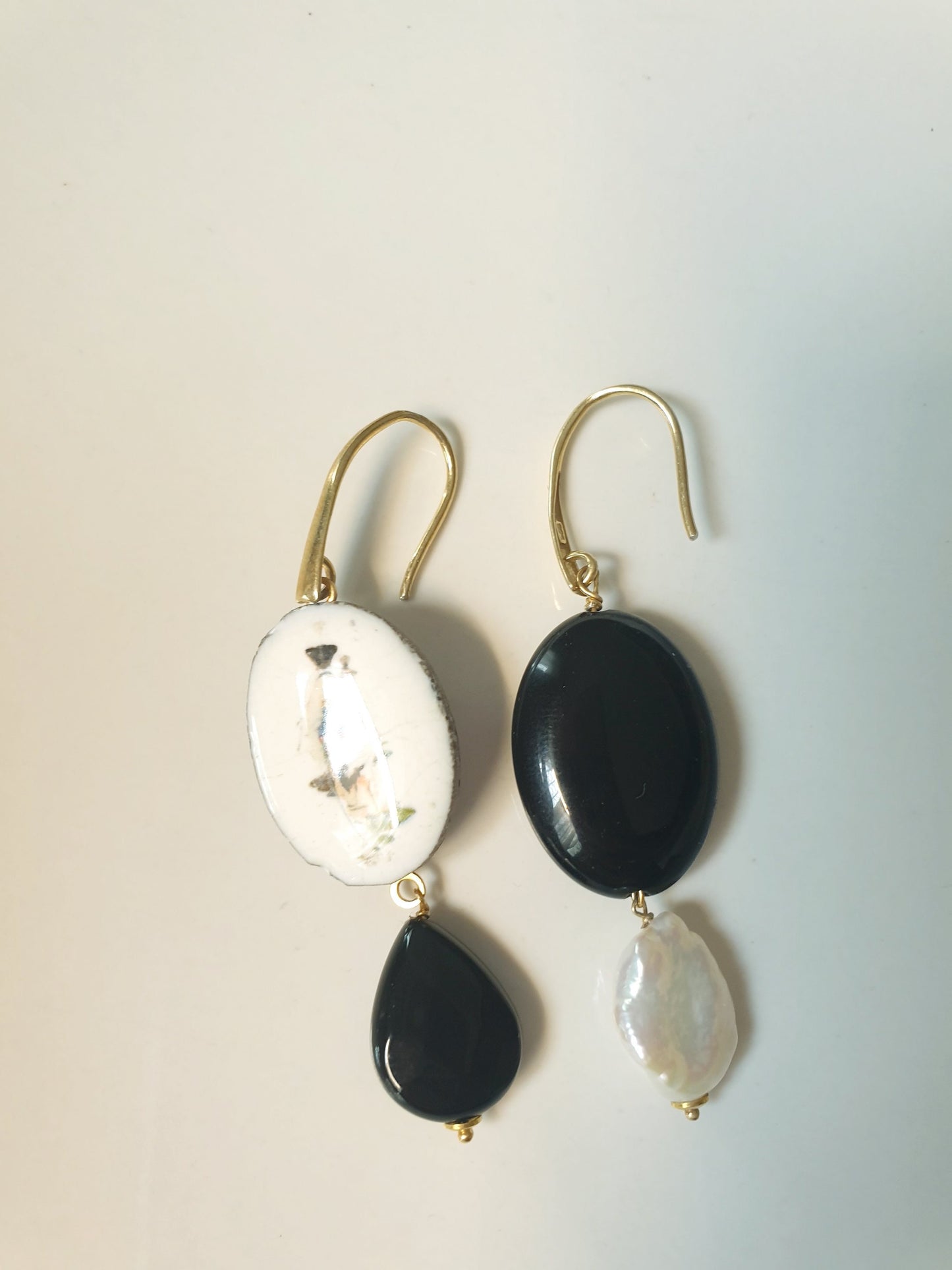 Orecchini in argento con ceramica di Caltagirone e onice.