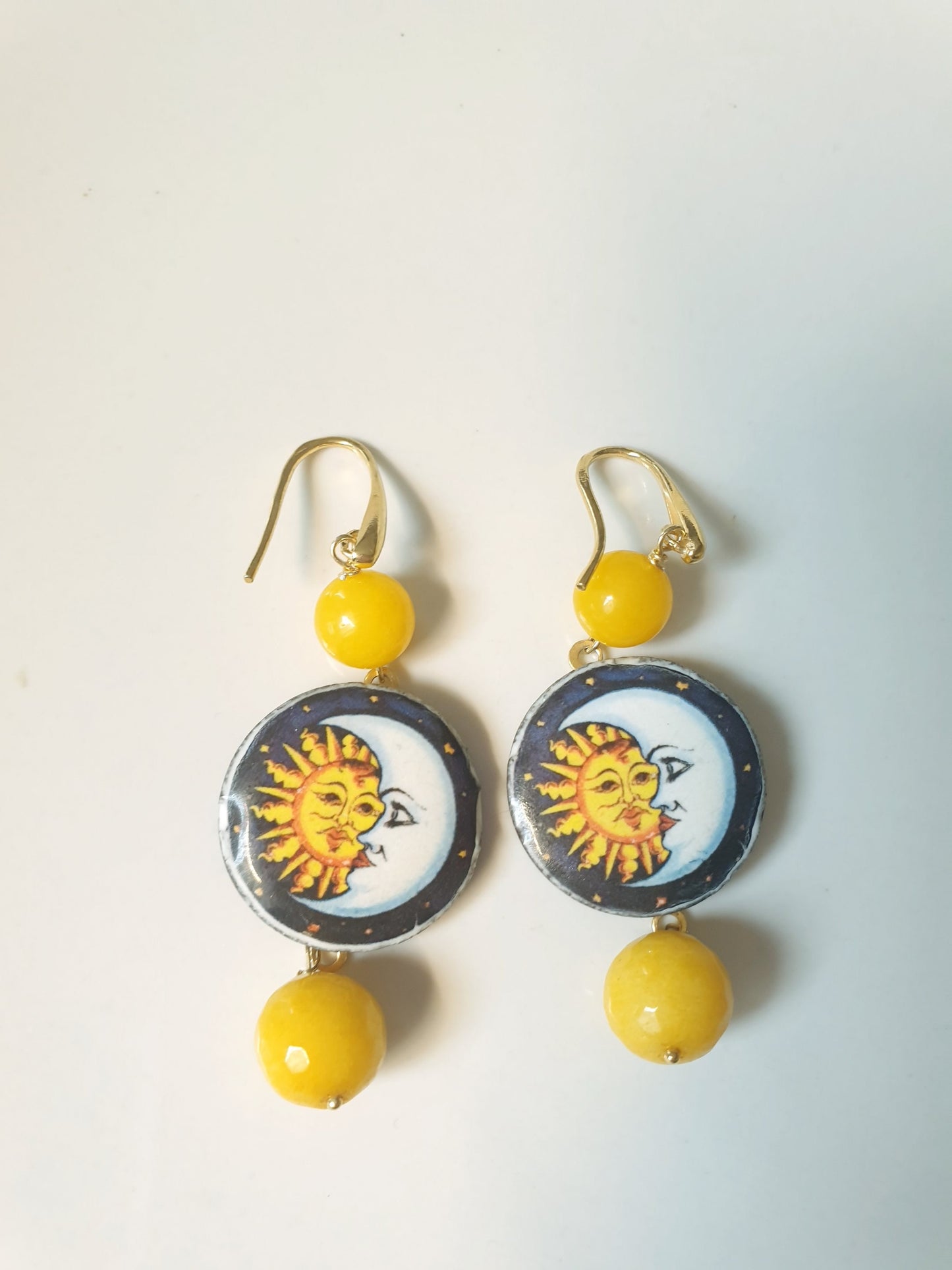 Orecchini in argento con ceramica di Caltagirone e giade.