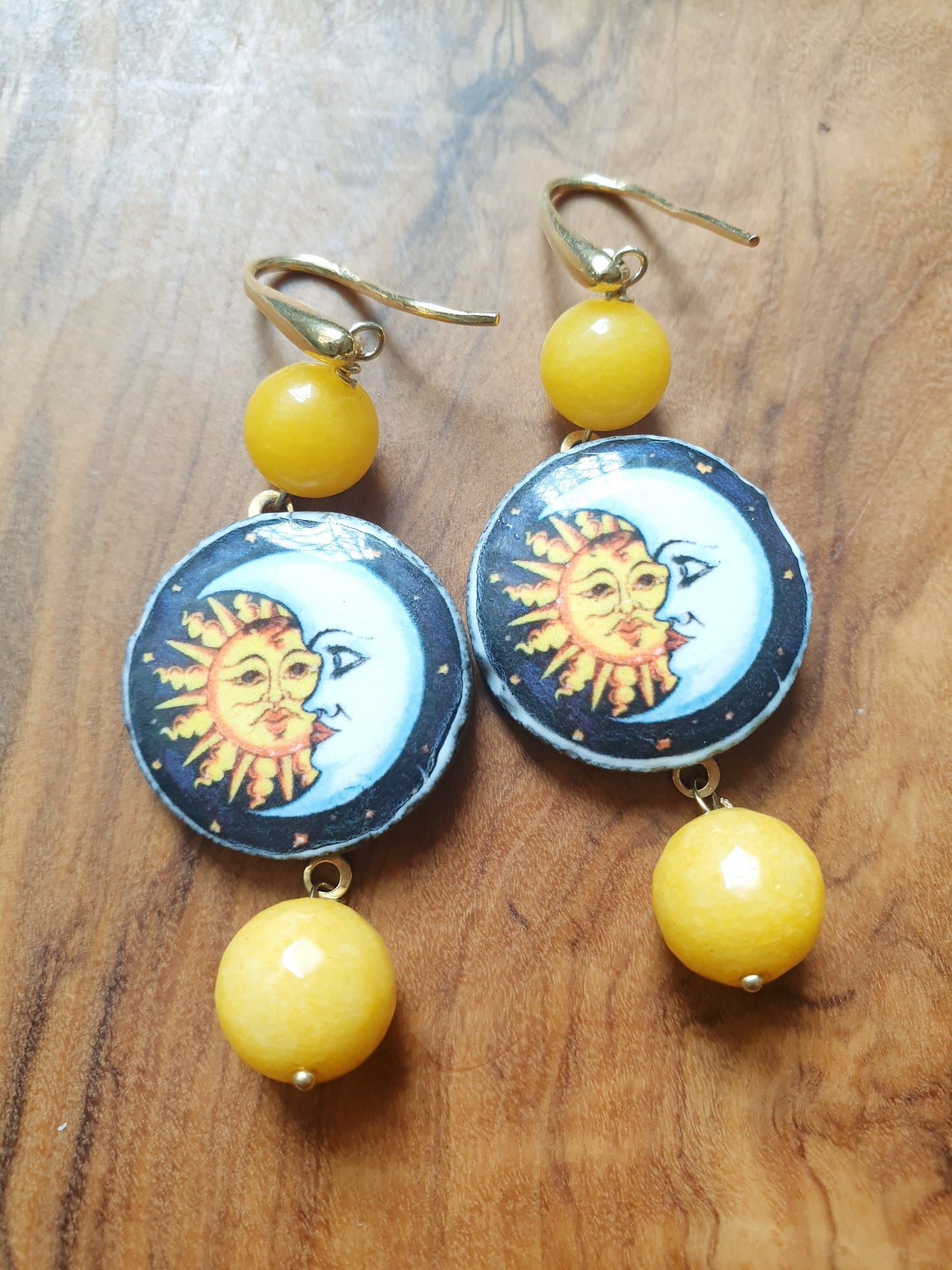 Orecchini in argento con ceramica di Caltagirone e giade.