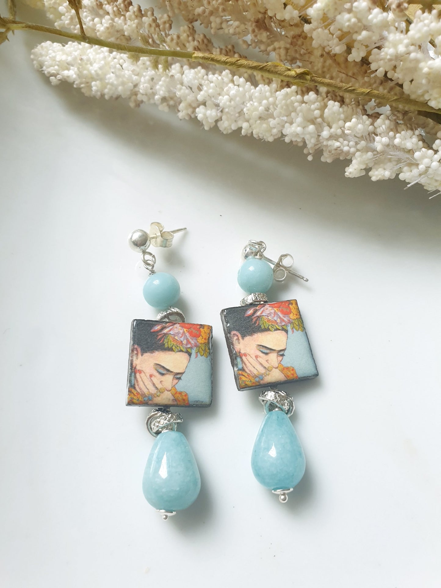 Orecchini in argento con ceramica di Caltagirone e acquamarina.