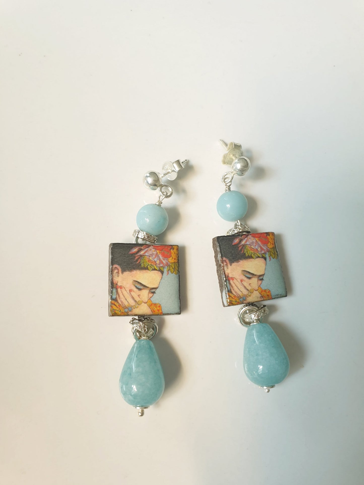 Orecchini in argento con ceramica di Caltagirone e acquamarina.