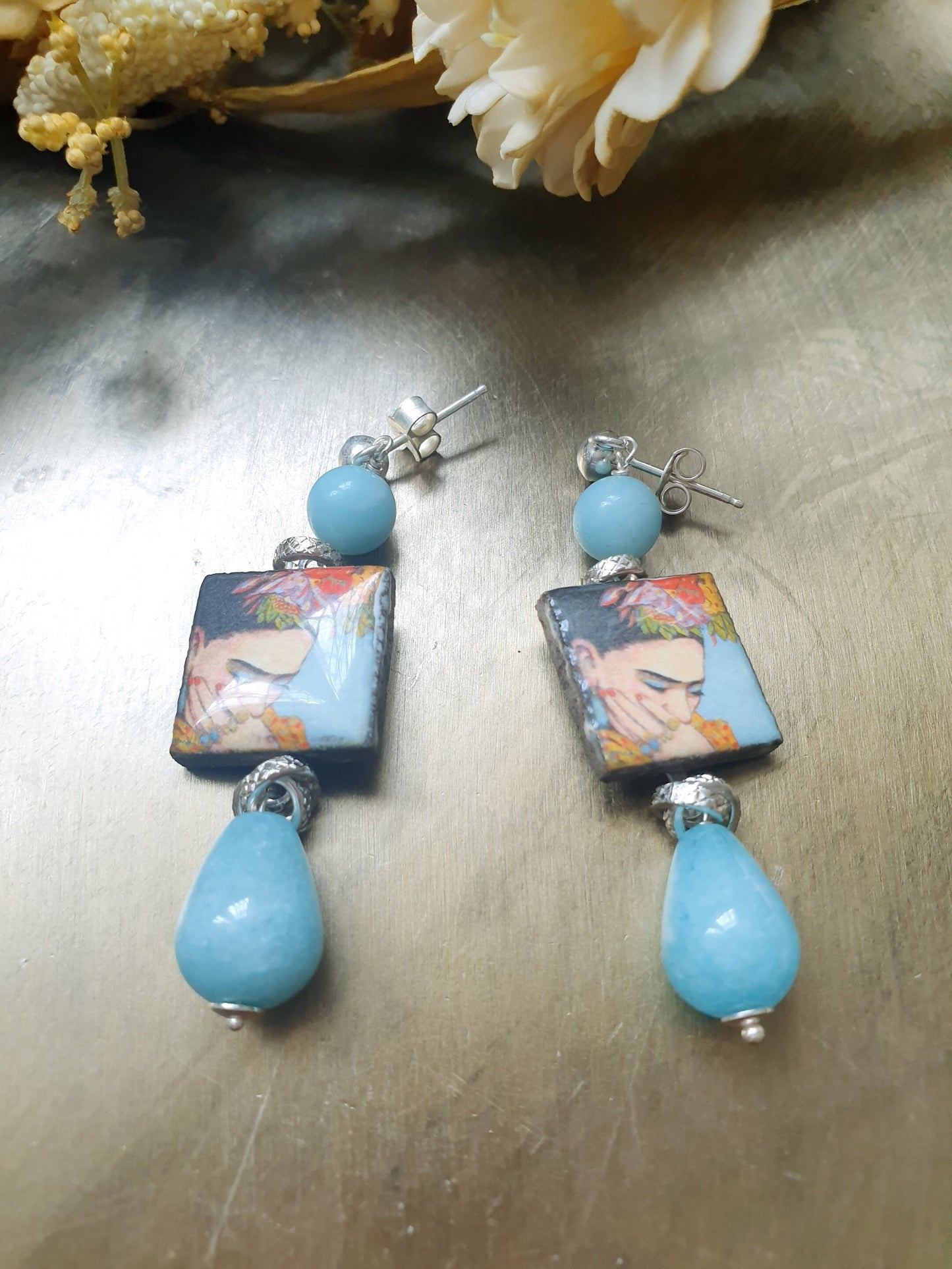 Orecchini in argento con ceramica di Caltagirone e acquamarina.